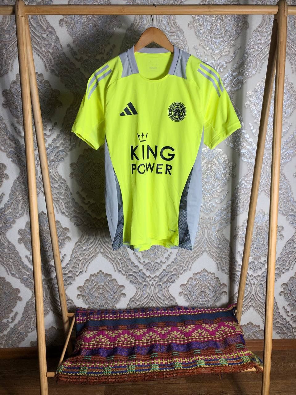 Adidas VINTAGE ADIDAS FC LEICESTER CITY ENGLAND SOCCER JERSEY RETRO Size US S / EU 44-46 / 1 - 1 Thumbnail