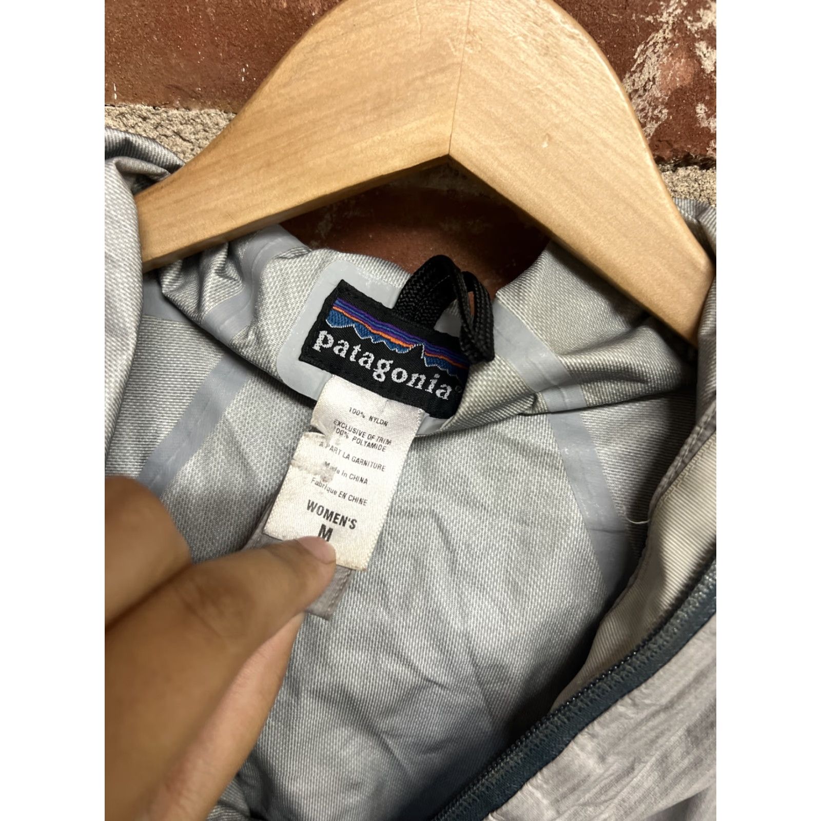 Patagonia Patagonia Jacket Gray Medium Womens Grade VI Zip Full Zip Lightweight Softshell Outdoor Jacket Size M / US 6-8 / IT 42-44 - 3 Thumbnail