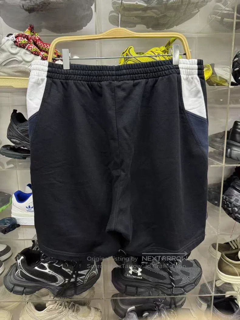 Balenciaga Balenciaga size L short pants Size US 27 - 4 Thumbnail