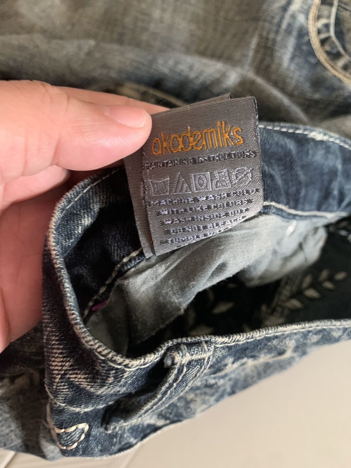 Akademiks Akademiks Emboidered Baggy Jeans VERY RARE Crane design Size US 40 / EU 56 - 7 Thumbnail