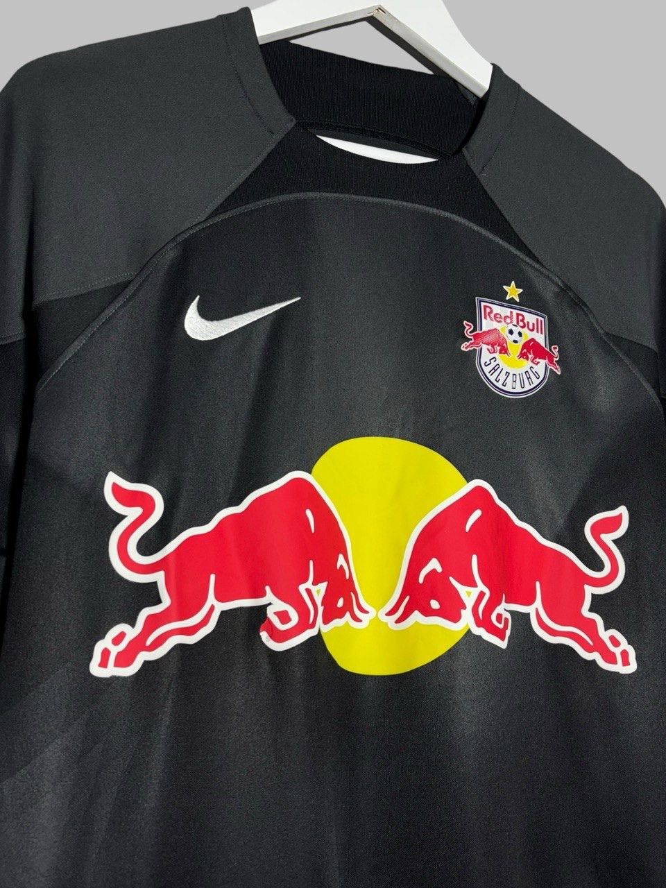Nike NWT Nike Red Bull Salzburg 2022/23 Goalkeeper Jersey Y2k Size US M / EU 48-50 / 2 - 3 Thumbnail