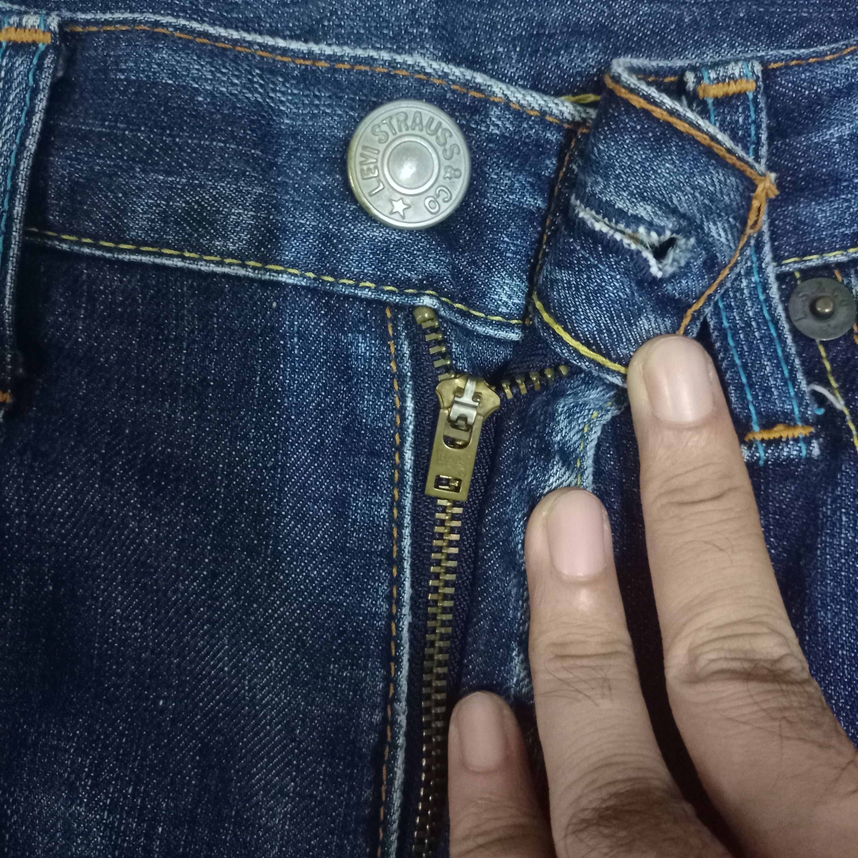 Levi's × Levi's Vintage Clothing Vintage 90s Levis 709 Blue Wash Distressed Baggy Jeans Size US 34 / EU 50 - 3 Thumbnail