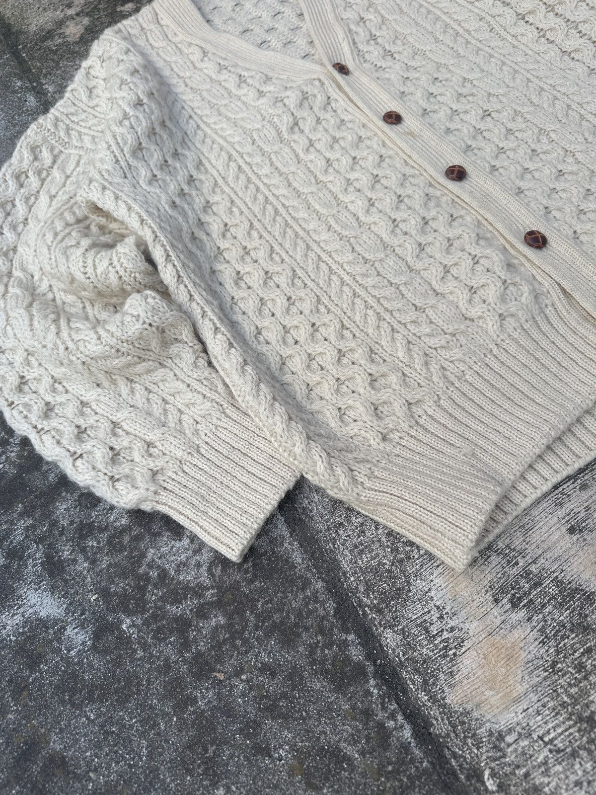 Vintage Vintage 90s Beige Hand Knitted Button Up Cardigan Knitwear Size US L / EU 52-54 / 3 - 2 Thumbnail