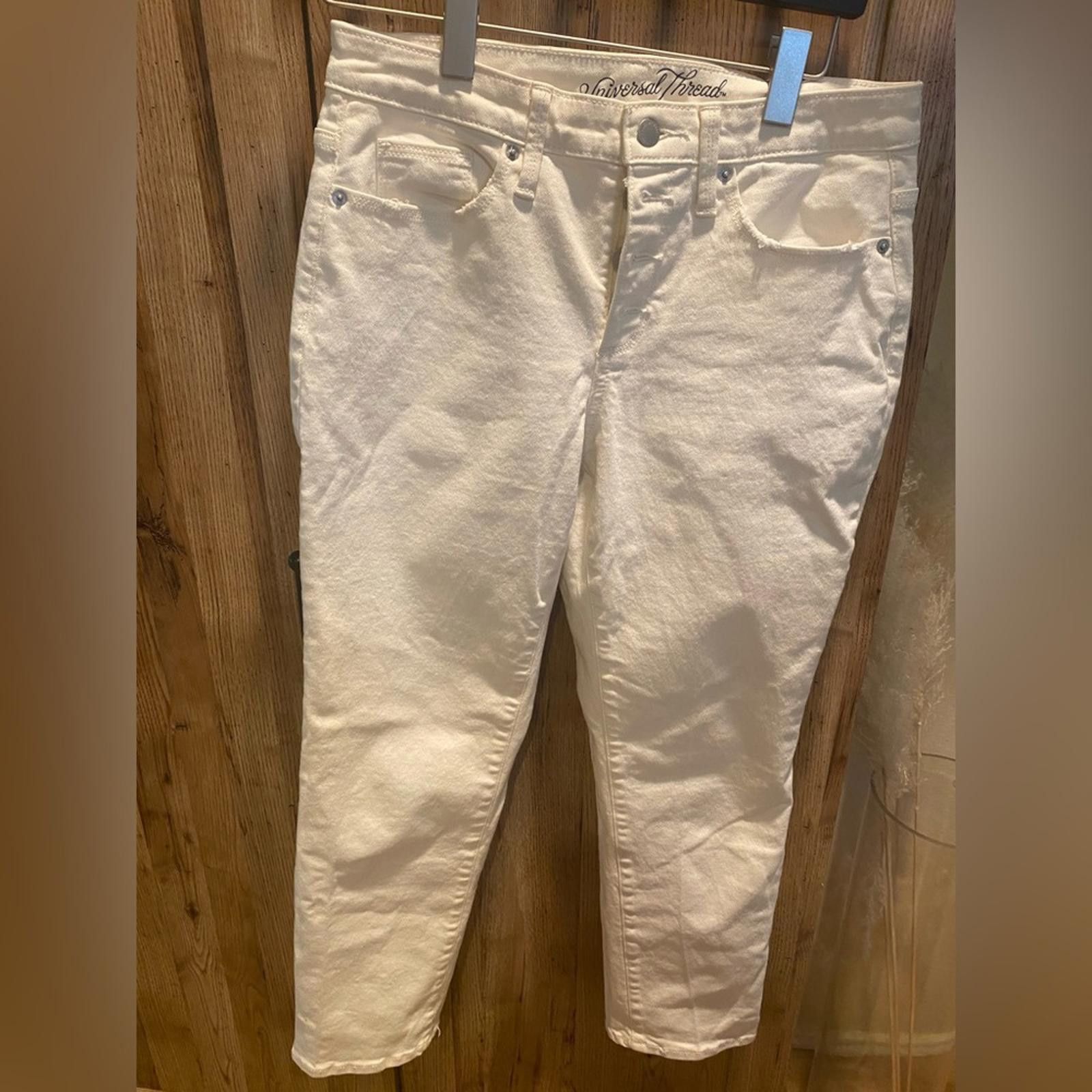 Target Basics White/ cream straight legged denim Size 28" / US 6 / IT 42 - 1 Thumbnail
