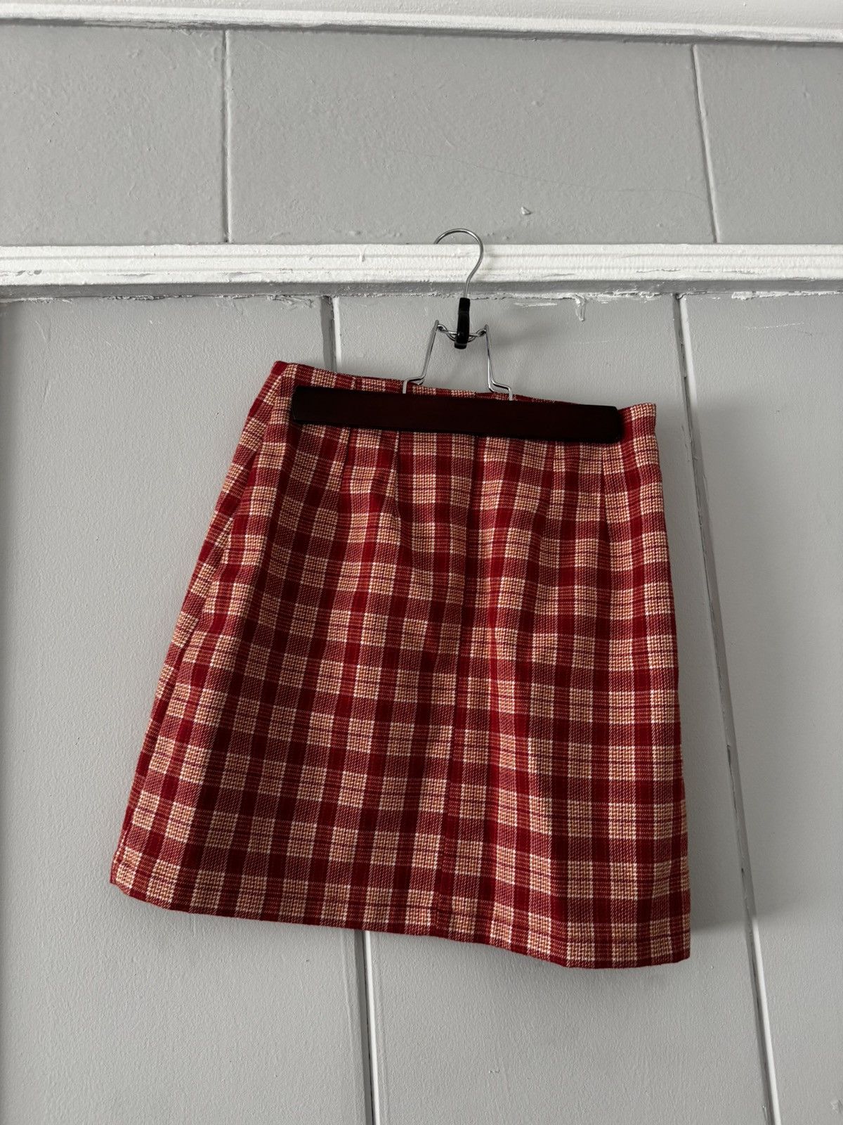 Brandy Melville Brandy Melville Mini skirt Red Plaid XS (size 0) 90’s Style Size 24" / US 00 / IT 34 - 2 Thumbnail