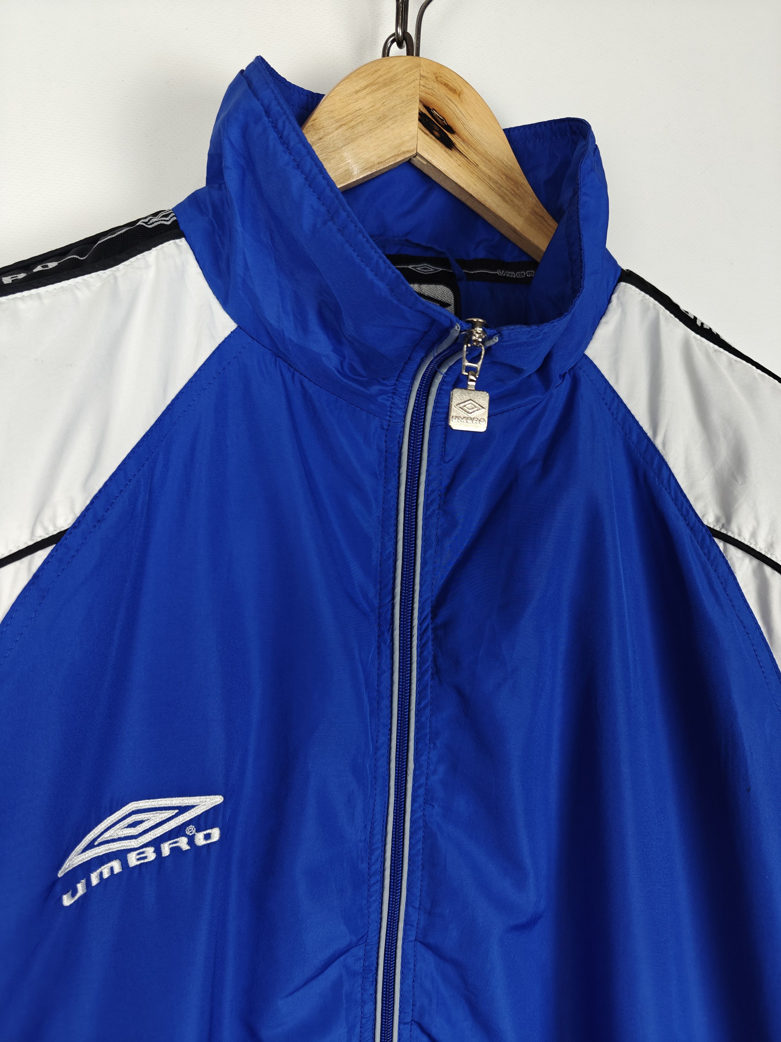 Umbro Umbro Track Jacket Windbreaker Logo Blue size L Size US L / EU 52-54 / 3 - 6 Thumbnail