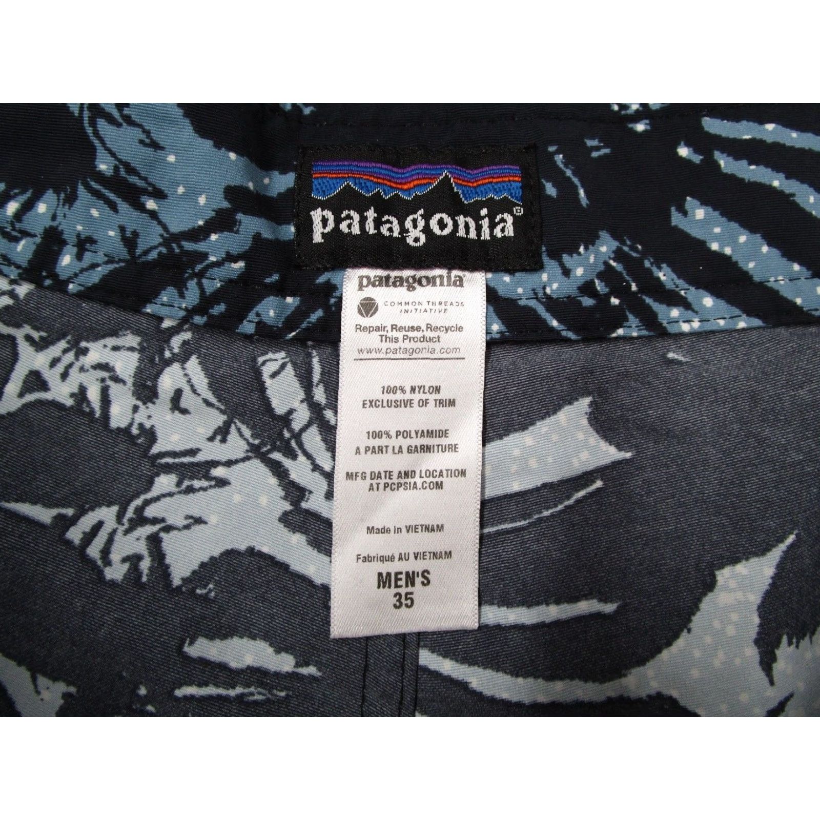 Patagonia PATAGONIA Board Shorts Mens 35 Blue Floral WAVEFARER 9" Surf Beach Swim Bottoms Mens Blue Floral Pattern Back Pocket Drawstring 100% Nylon Vintage: No Size US 35 - 2 Thumbnail