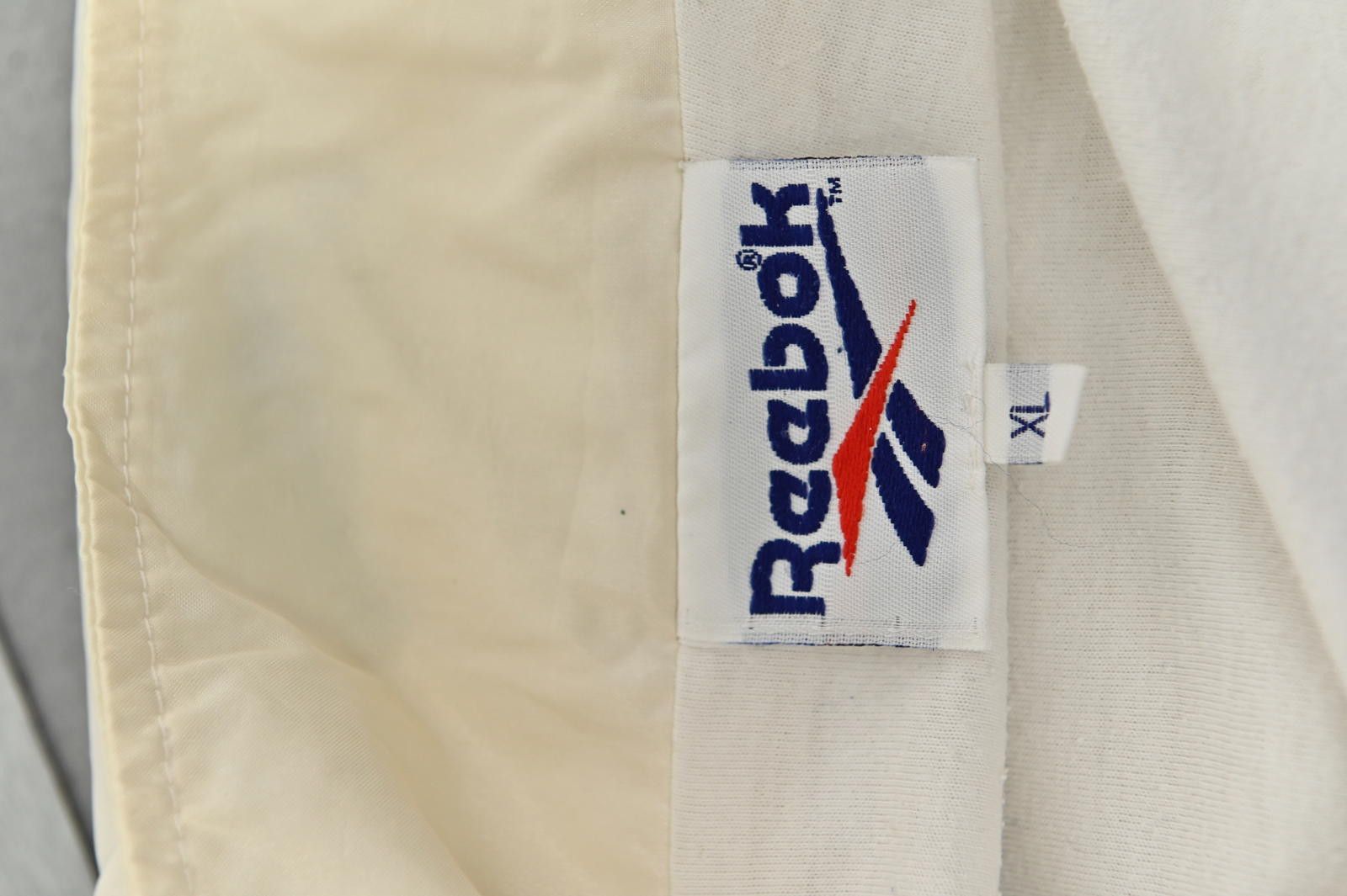 Reebok Reebok Cream Vintage Windbreaker Jacket Mens Size XL Size US XL / EU 56 / 4 - 10 Thumbnail