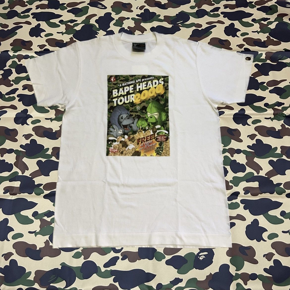 Bape Bape Heads Tour 2000 Tee Size US S / EU 44-46 / 1 - 1 Thumbnail