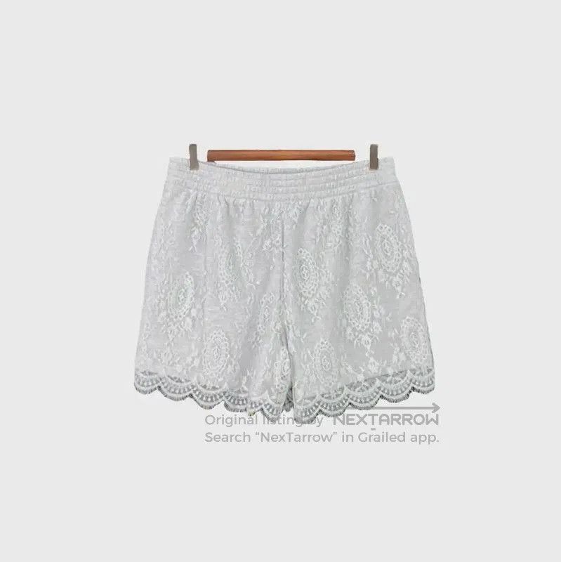 Burberry Burberry Summer White Lace Shorts. Size 23" - 1 Thumbnail