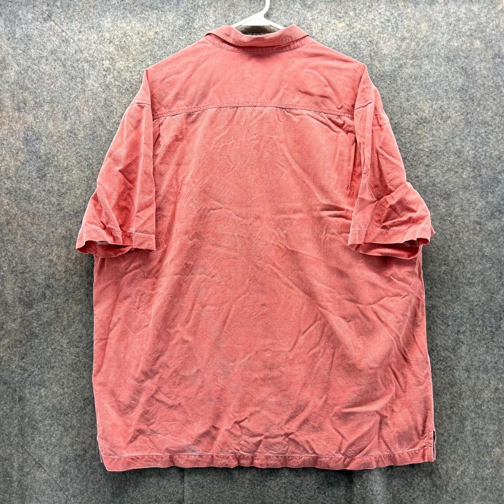 Tommy Bahama VINTAGE Tommy Bahama Shirt Men XXL Adult Pink Silk Button-Down Short Sleeve? Size US XXL / EU 58 / 5 - 3 Thumbnail