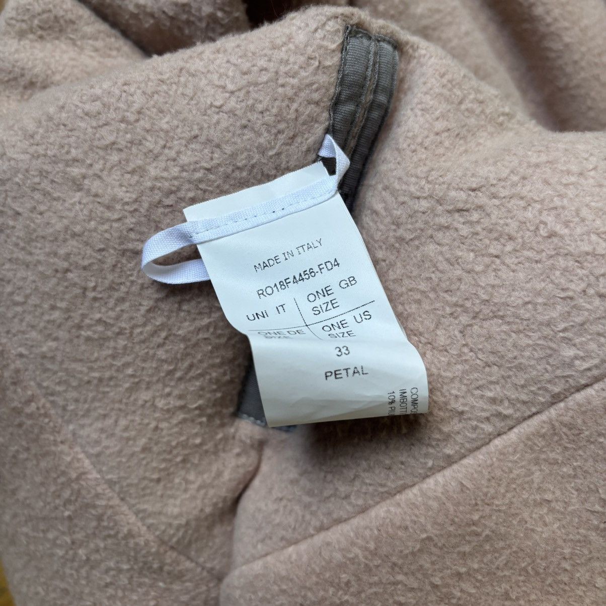 Rick Owens FW2018 'Sisyphus' OVERSIZED Padded Scarf Size ONE SIZE - 4 Thumbnail