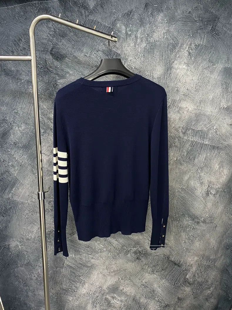 Thom Browne Thom Browne Round Neck Crewneck Sweater Size US XS / EU 42 / 0 - 2 Thumbnail