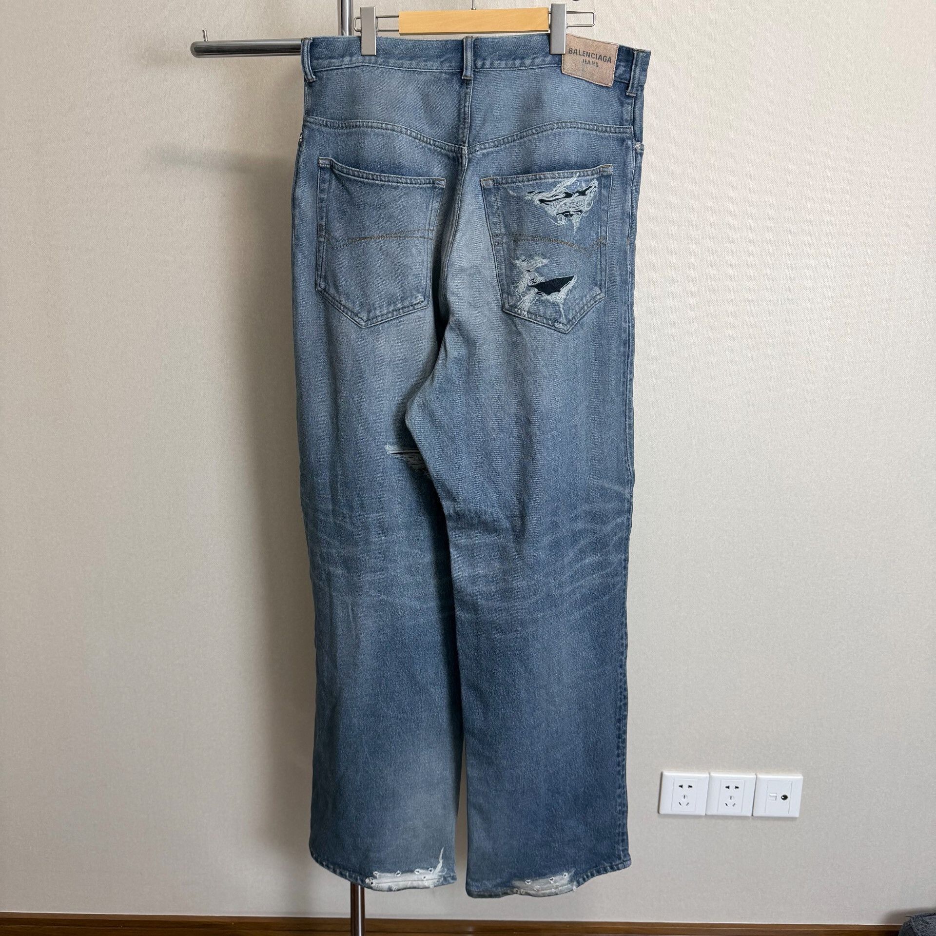 Balenciaga Balenciaga 24SS Garde-Robe Distressed Wide-Leg Jeans Size US 34 / EU 50 - 2 Thumbnail