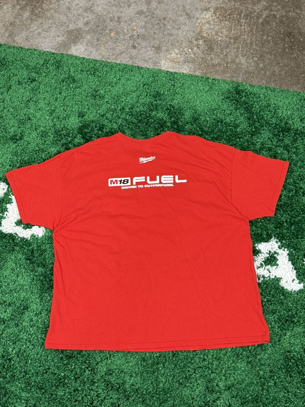 Vintage Milwaukee Tools Red Logo Workwear Tee 2XL XXL Size US XXL / EU 58 / 5 - 6 Thumbnail