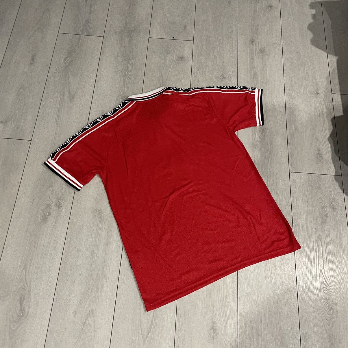Umbro Manchester United Umbro Sharp Home Football jersey 90s shirt Size US L / EU 52-54 / 3 - 10 Thumbnail