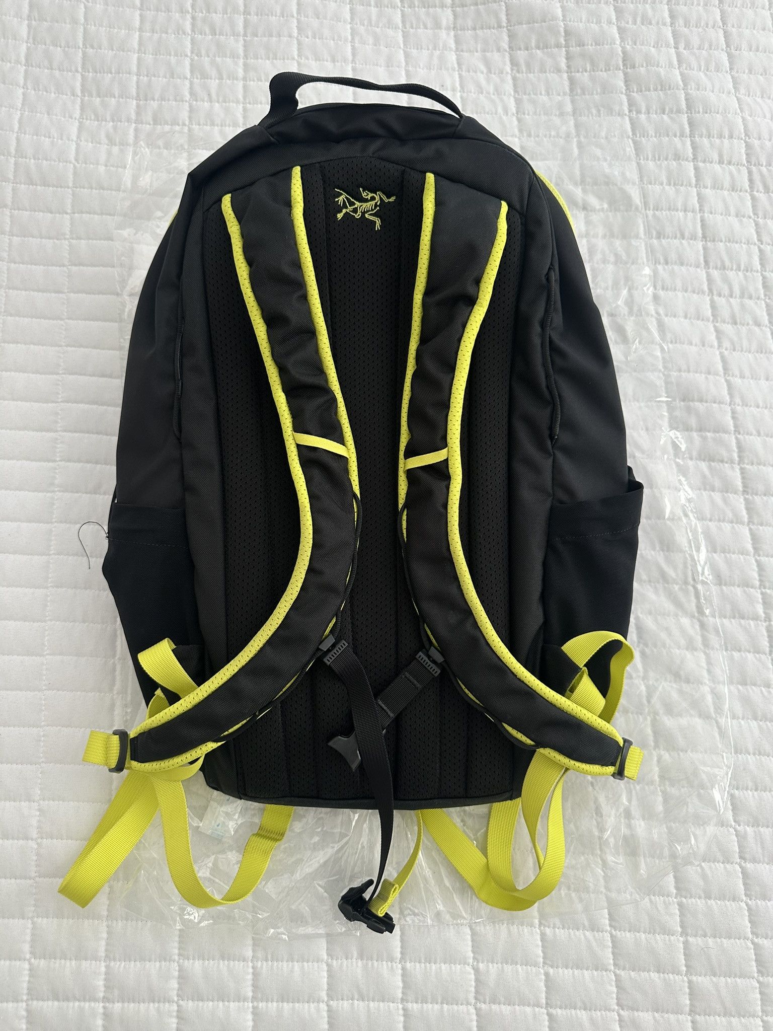 Arc'teryx RARE Arc'teryx Mantis 26L Backpack Black / Olive Moss Size 26 - 12 Thumbnail