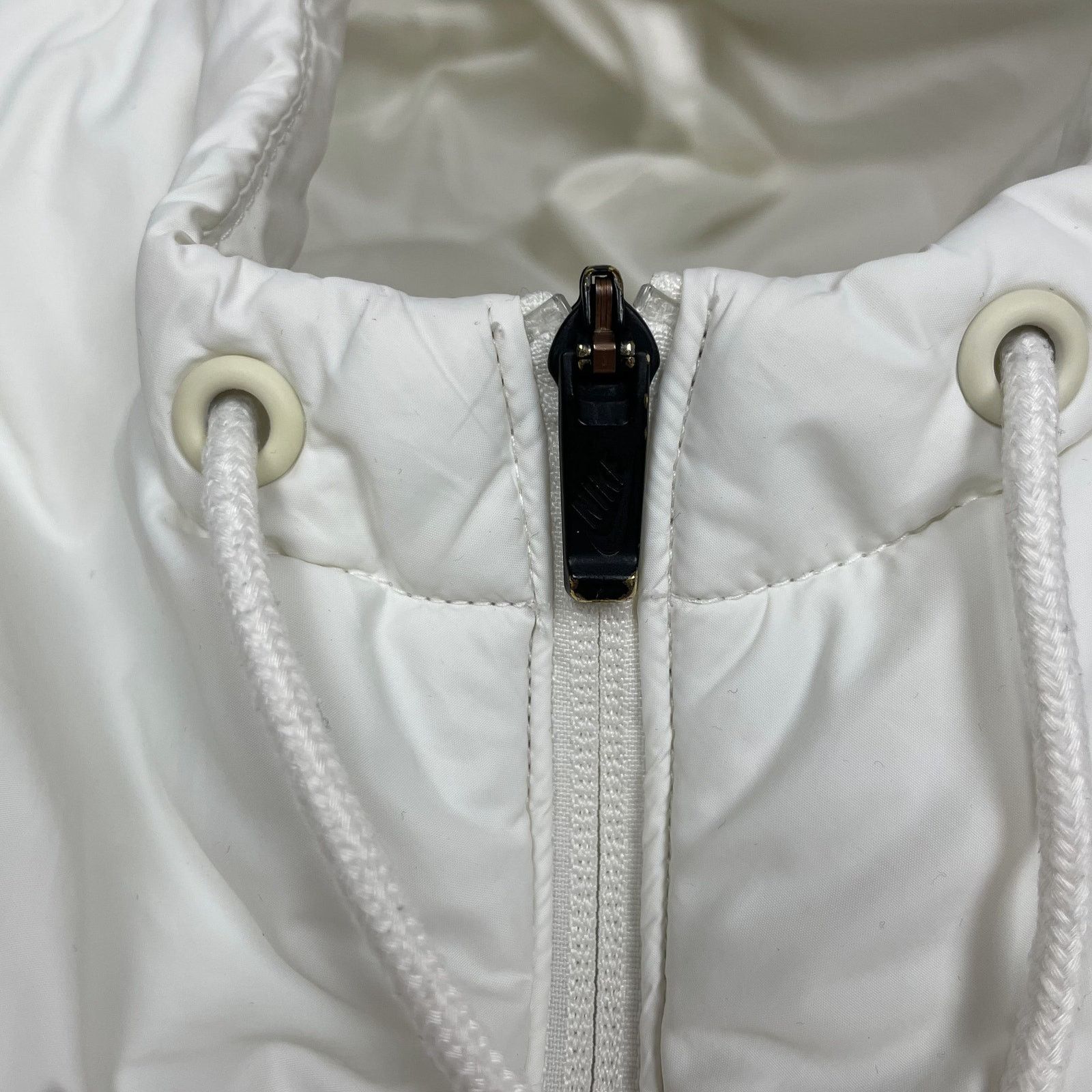 Nike Nike Women White Long Sleeve Full Zip Hooded Puffer Jacket M Size M / US 6-8 / IT 42-44 - 5 Thumbnail