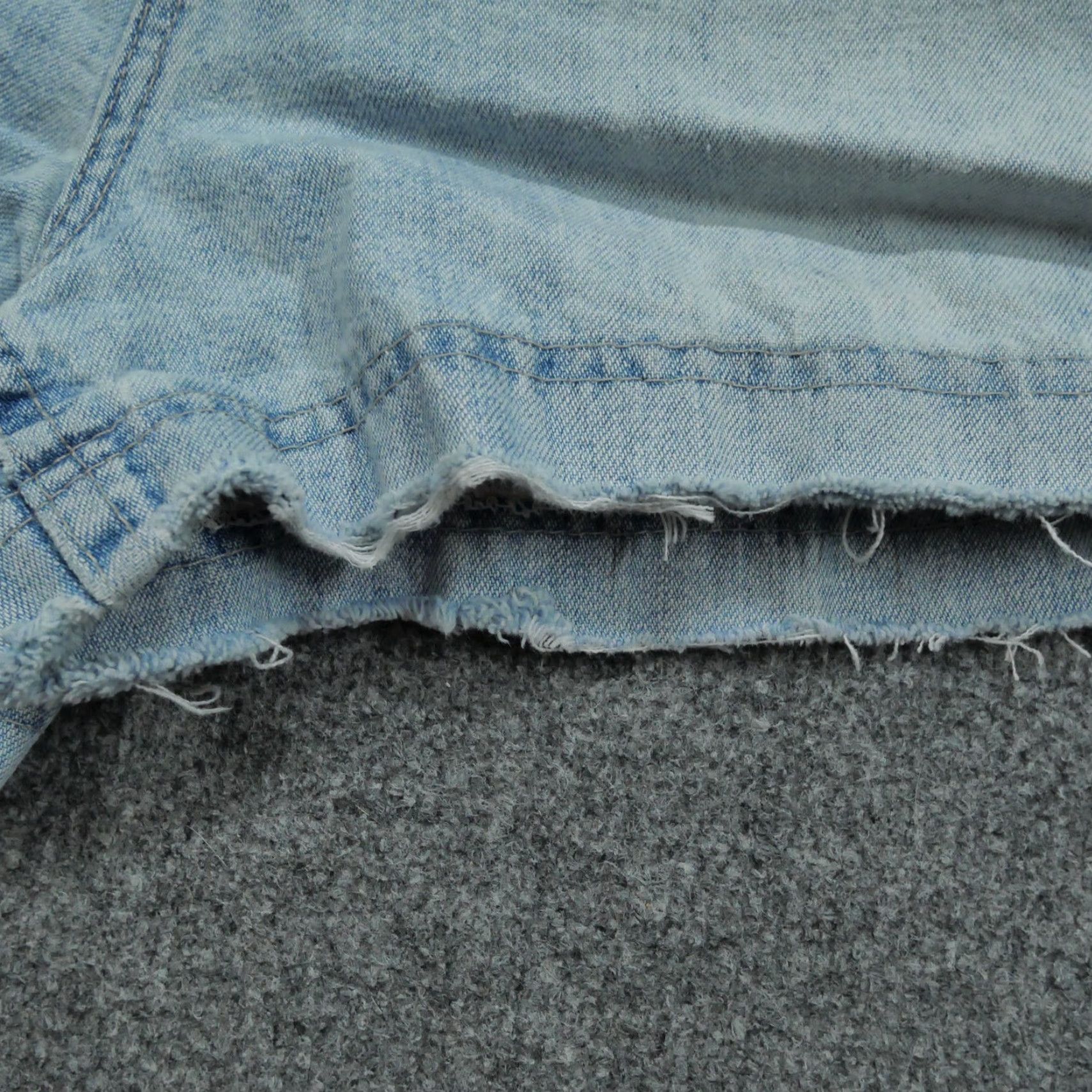 Lee VINTAGE Lee Jeans Shorts Womens 90s Grunge Blue Denim Distressed 32x3 13 Short Seasoned Baggy Casual Women Jeans Shorts Size 24" / US 00 / IT 34 - 2 Thumbnail