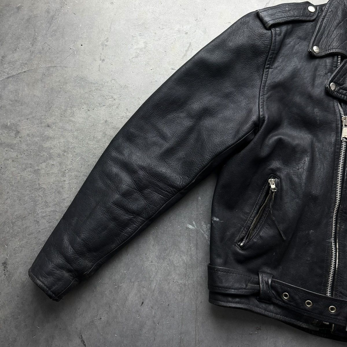 Vintage VINTAGE 80S BLACK LEATHER MOTORCYCLE JACKET MEDIUM CROPPED Size US M / EU 48-50 / 2 - 9 Thumbnail