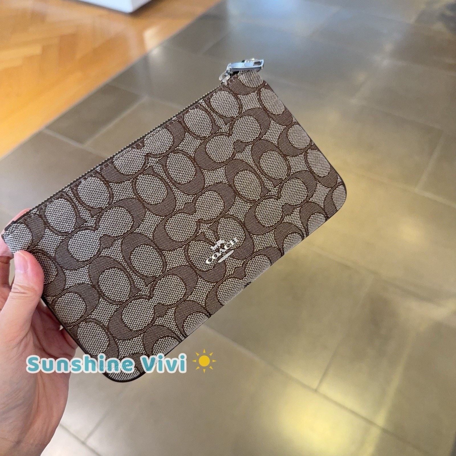 Coach NWT Coach Ashton Wristlet Jacquard Silver/Oak/Maple CDY06 Size ONE SIZE - 3 Thumbnail