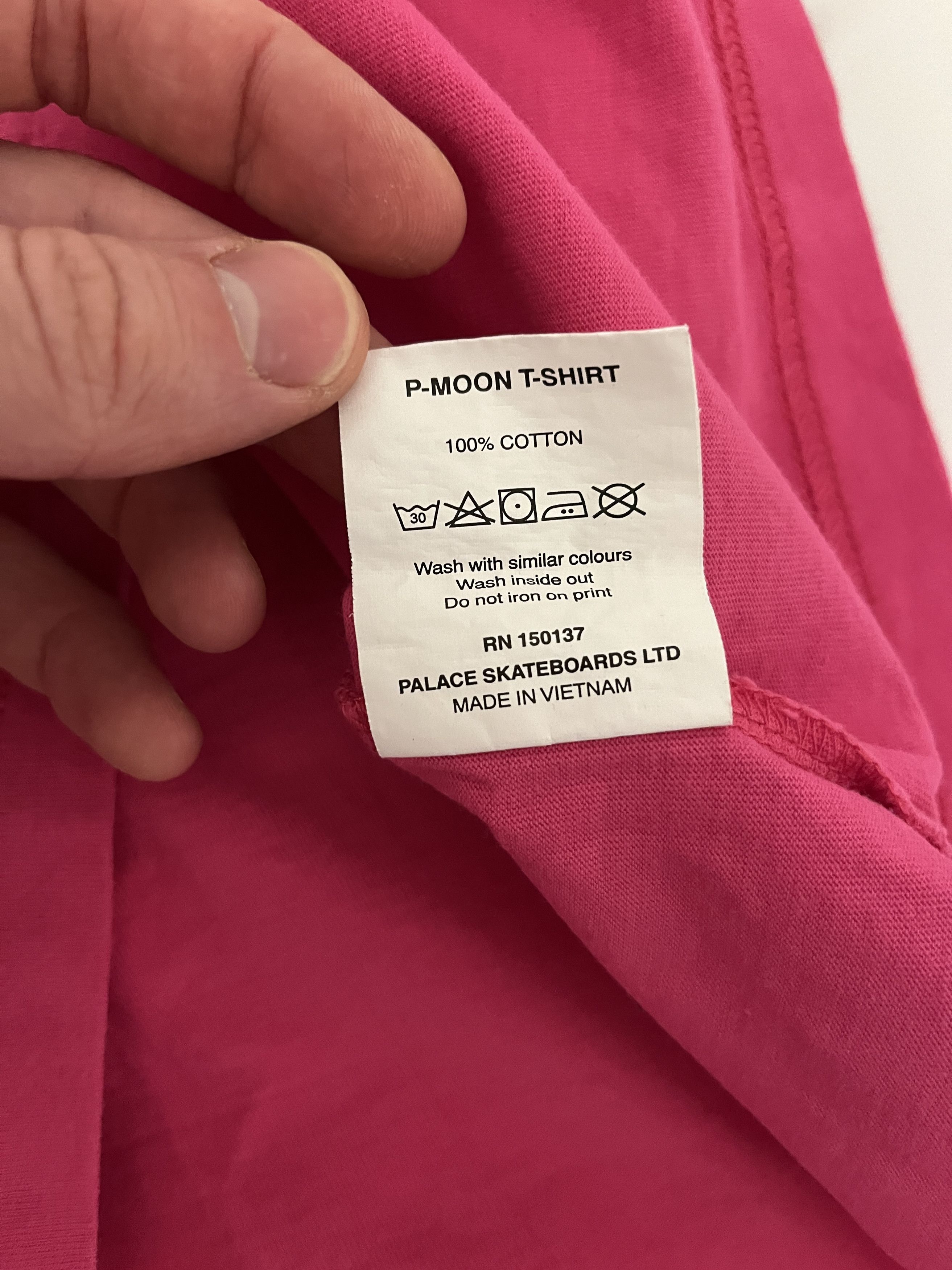 Palace PALACE P MOON SPACED OUT GRAPHIC T SHIRT Size US XL / EU 56 / 4 - 6 Thumbnail