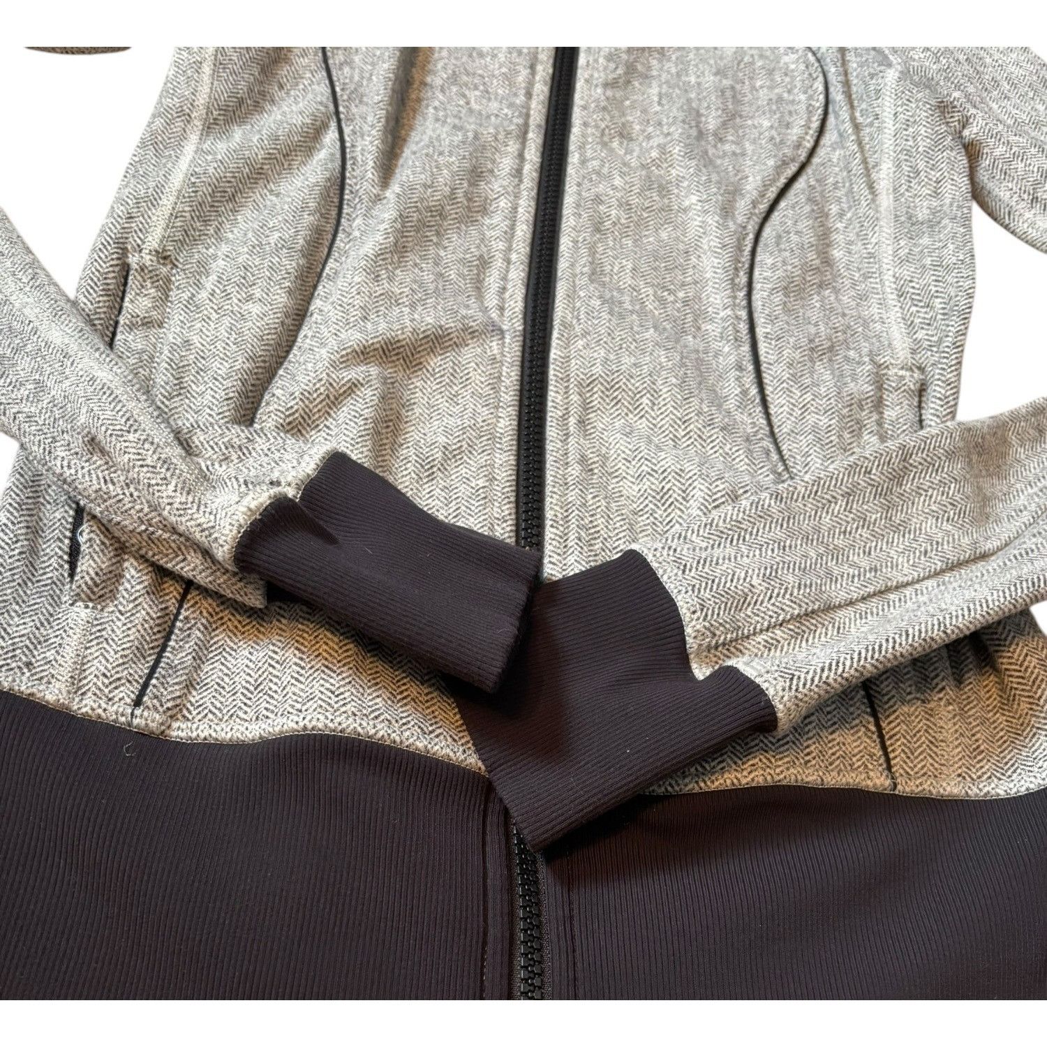 Lululemon Lululemon Womens Gray Black Herringbone Full-Zip Jacket sz 2 Size S / US 4 / IT 40 - 2 Thumbnail