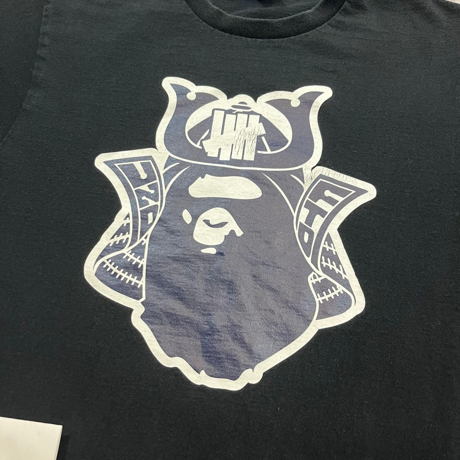 Bape × Nigo Authentic Bape x Undefeated Samurai Tee M Size US M / EU 48-50 / 2 - 2 Thumbnail