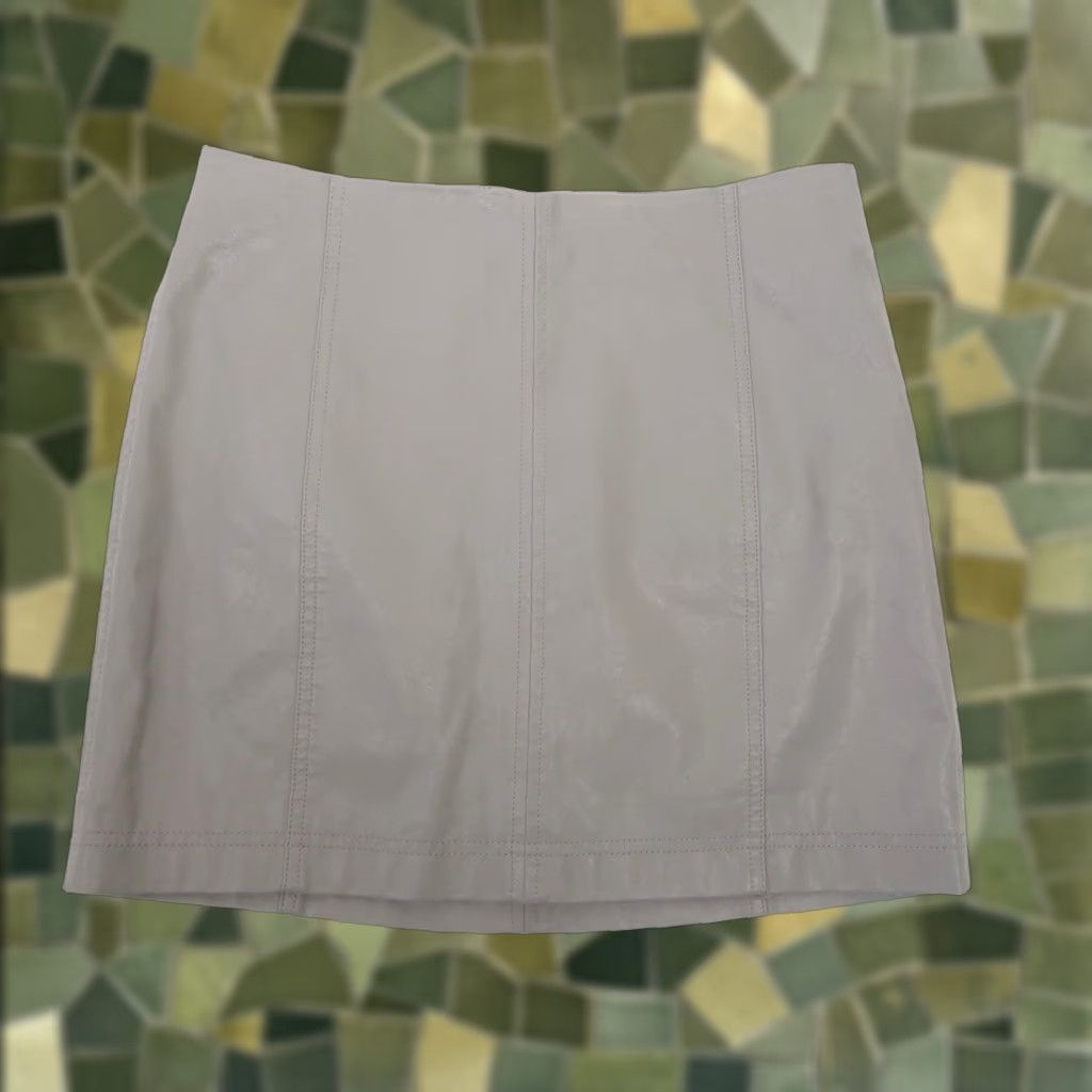 Free People **Light Grey Free People Faux Suede Mini Skirt Size 10** User: Light Grey Free People Faux Suede Mini Skirt Size 10 Size 32" / US 10 / IT 46 - 1 Thumbnail