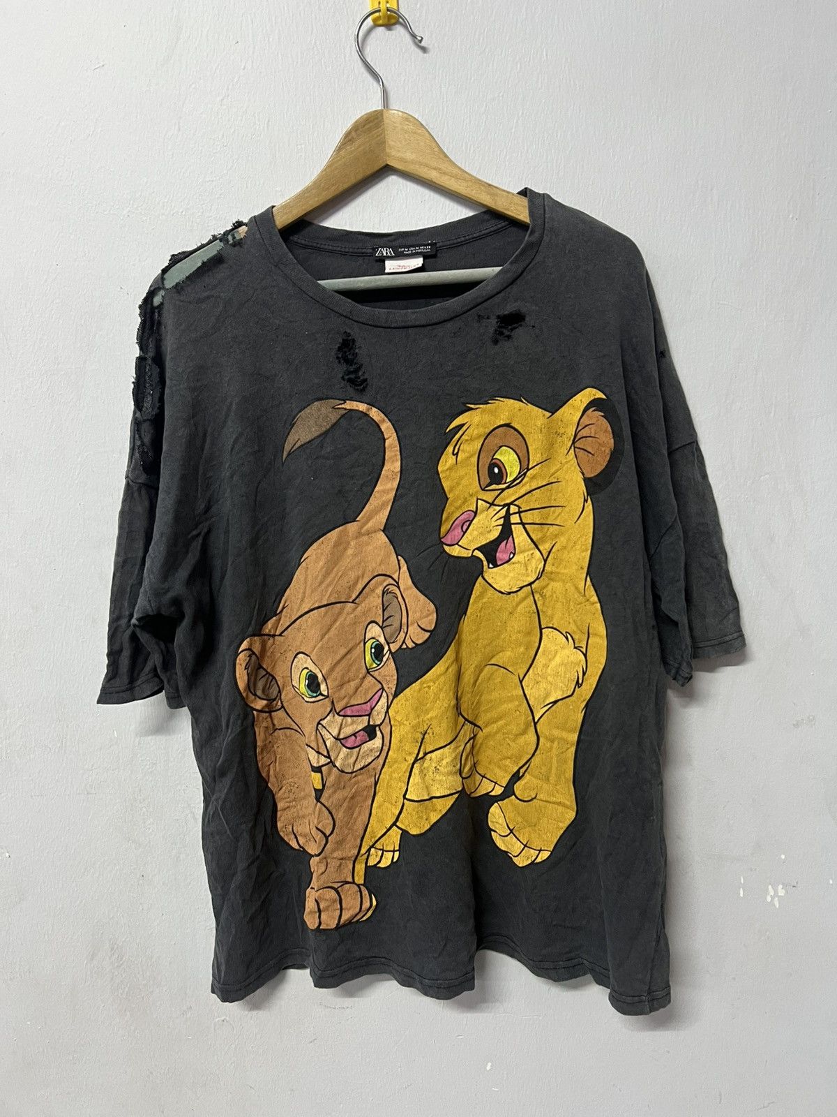Anime THRASHED FADED LION KING BIG PRINT Size US M / EU 48-50 / 2 - 5 Thumbnail