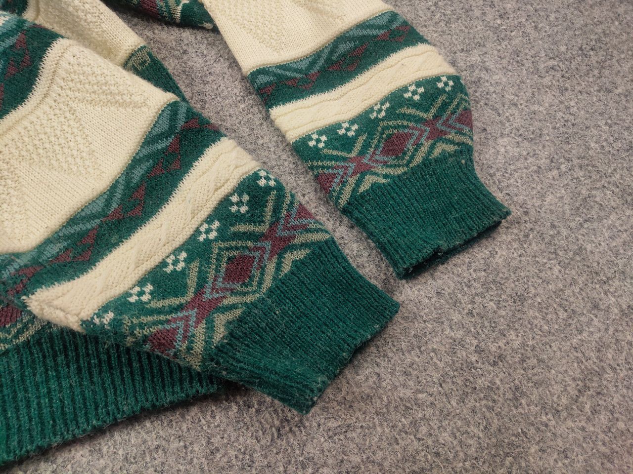 Vintage Vintage 80 - 90's Miniature Company Golf Logo Knit Sweater Size US S / EU 44-46 / 1 - 7 Thumbnail