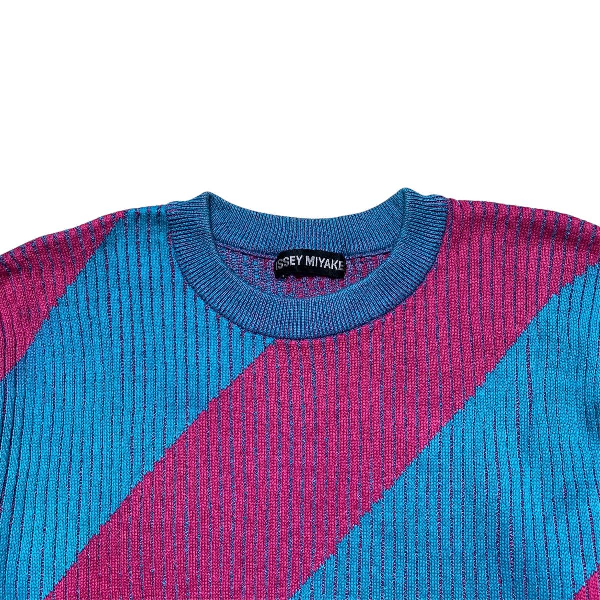 Issey Miyake Vtg Issey Miyake Knit Magenta Blue Sweater Size US M / EU 48-50 / 2 - 10 Thumbnail