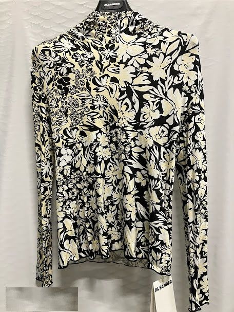 Jil Sander o1loc1c1124 Top in Print Size S / US 4 / IT 40 - 1 Preview