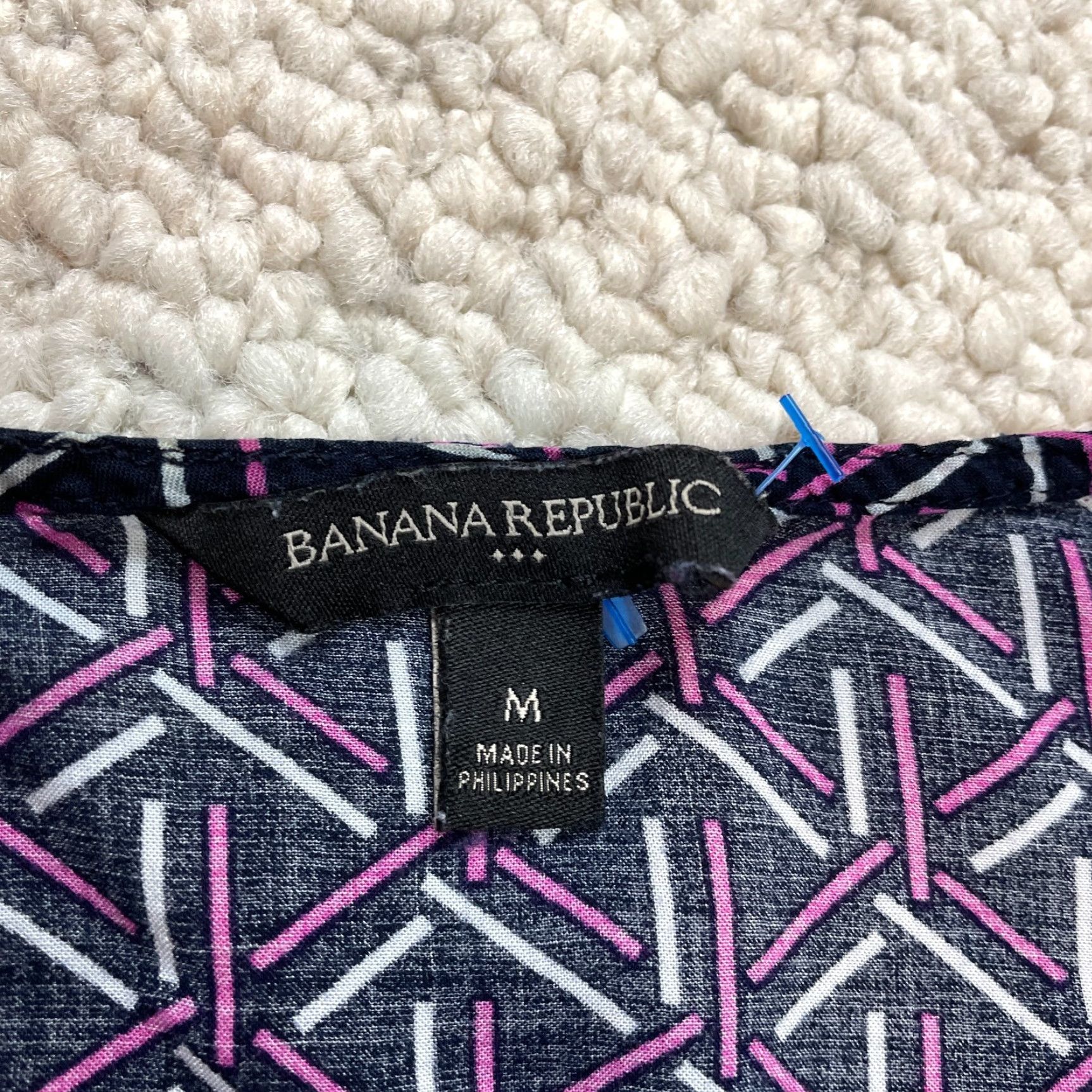 Banana Republic Banana Republic Tunic Top Womens M Blue Geometric Sleeveless Elastic Waist V-Neck Pullover Knit Rayon Dressy Casual Shirt cargo? Size M / US 6-8 / IT 42-44 - 5 Thumbnail