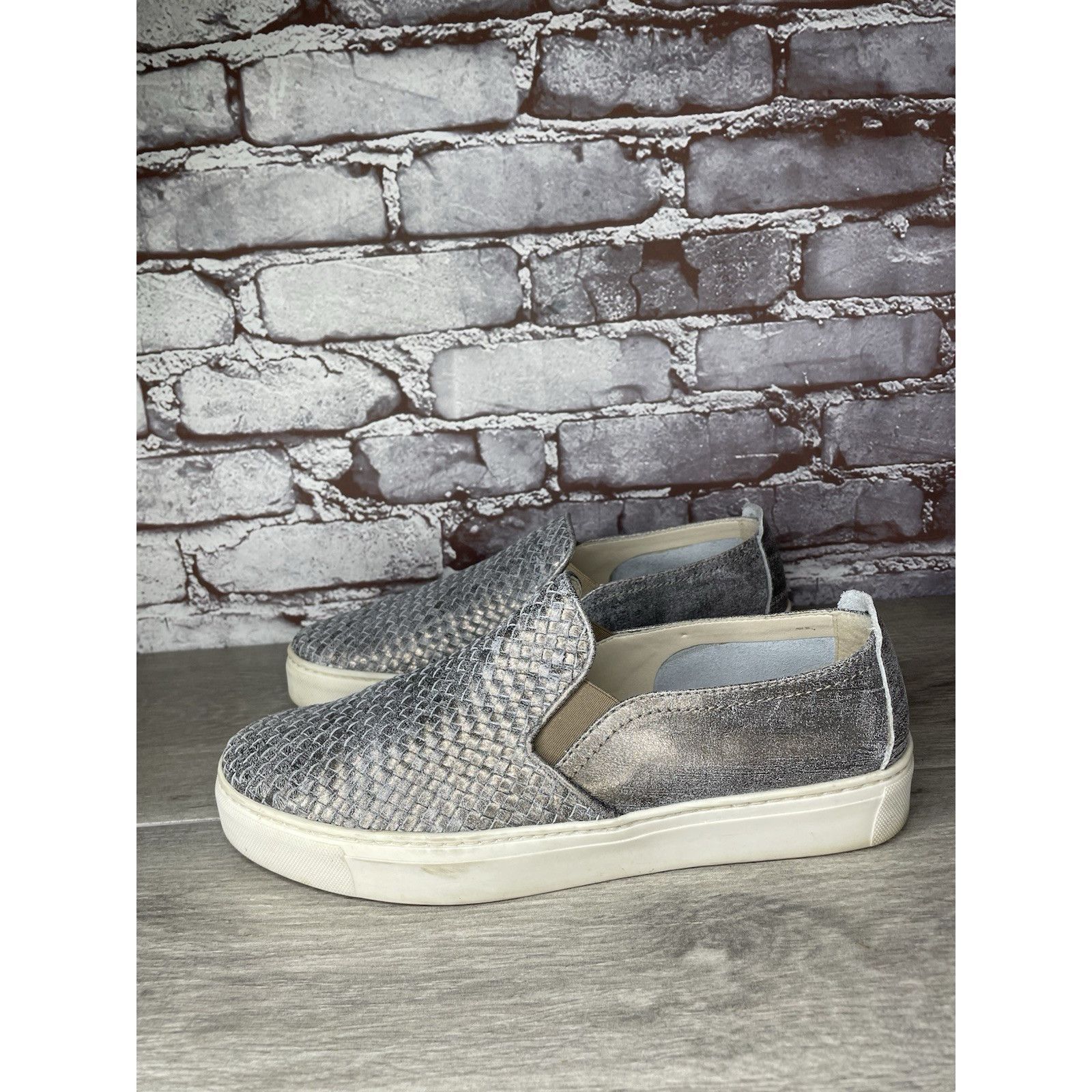 A-Flex The Flexx Silver Leather Shimmer Weaves Woven Sneakers Women Size US 11 / IT 41 - 1 Thumbnail