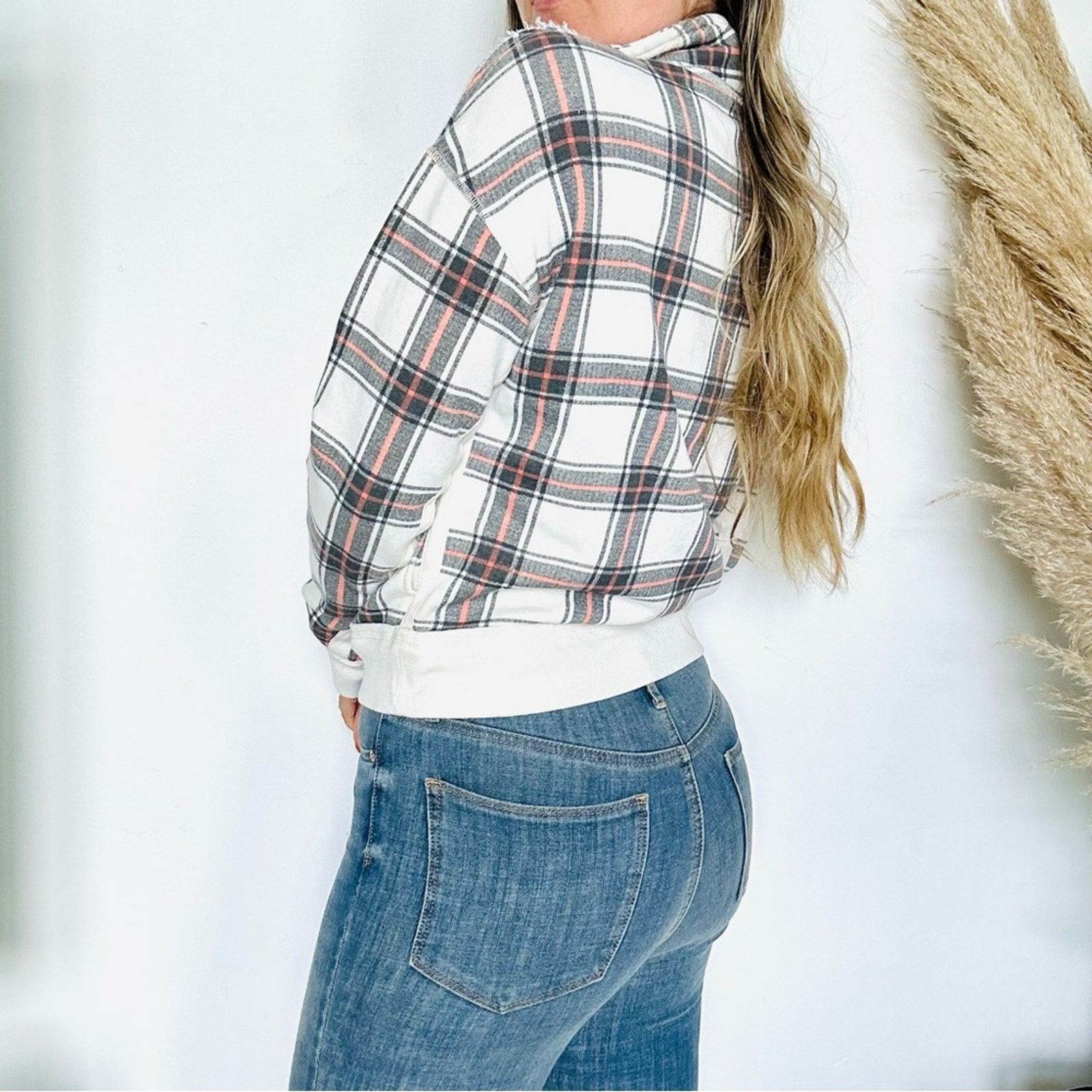 Free People NEW FREE PEOPLE White Red Black Plaid Pullover Zip Sweater Size S / US 4 / IT 40 - 2 Thumbnail