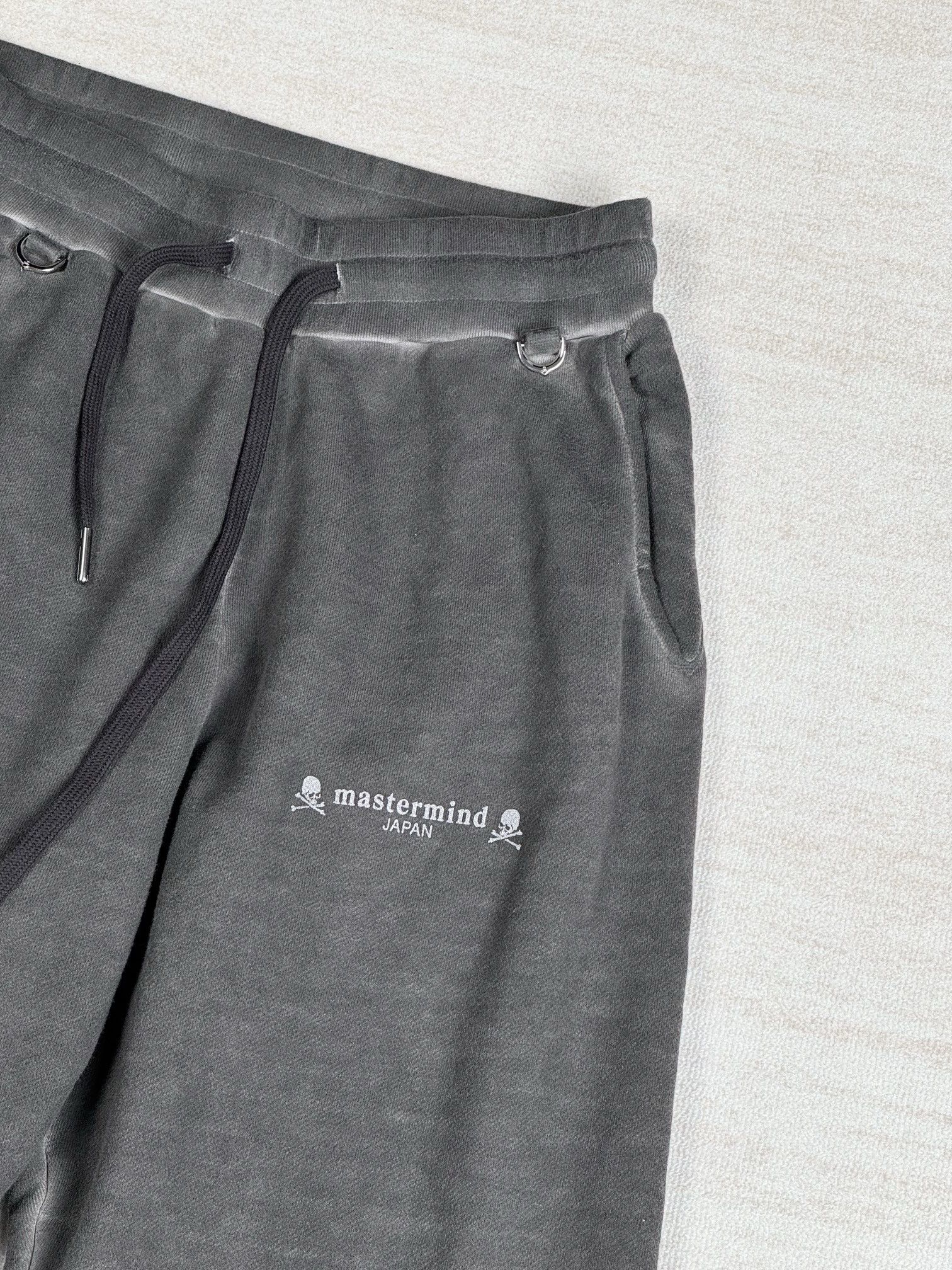 John Elliott × Mastermind Japan john elliott x MMJ sweatpants Size US 30 / EU 46 - 2 Thumbnail