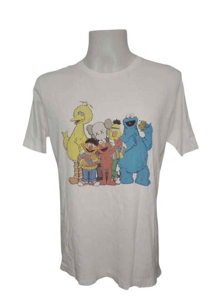 Kaws × Uniqlo Kaws x Sesame Street x Uniqlo Size US L / EU 52-54 / 3 - 1 Thumbnail
