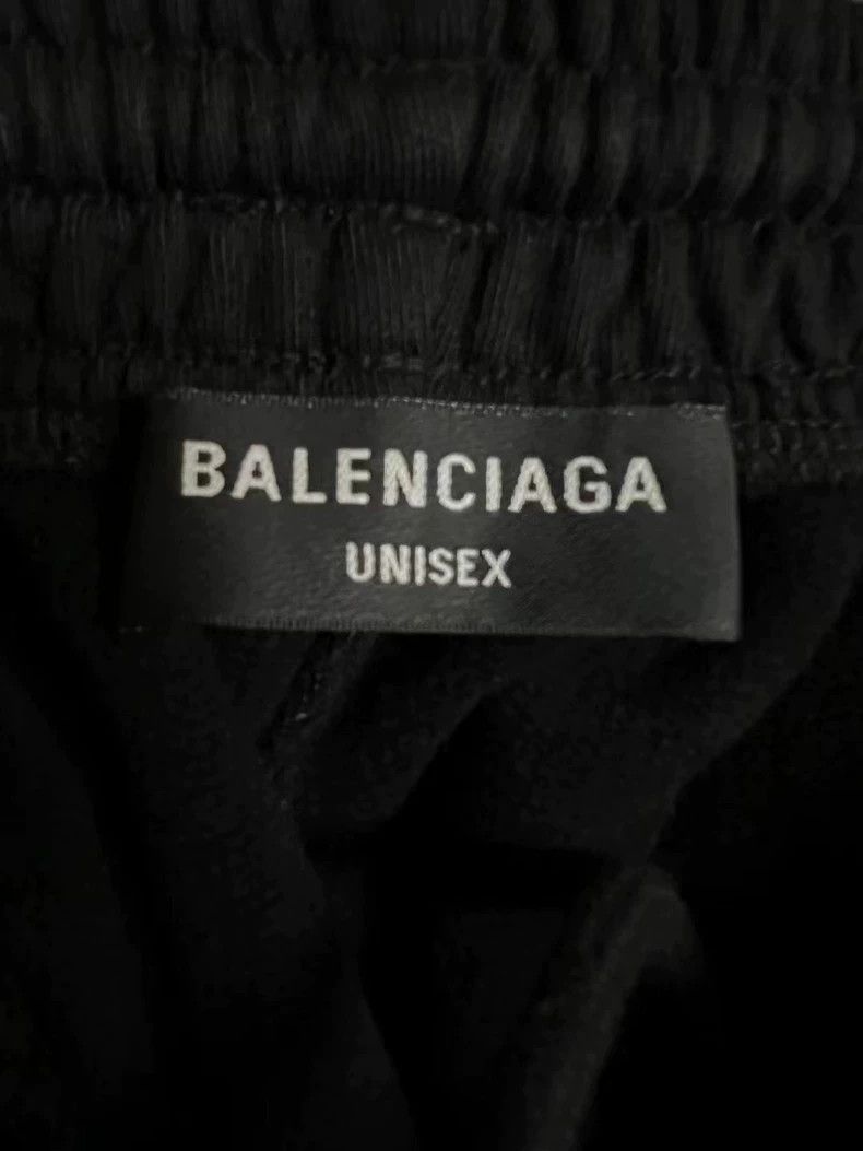 Balenciaga Balenciaga size L Black embroidered logo pants Size US 26 / EU 42 - 2 Thumbnail