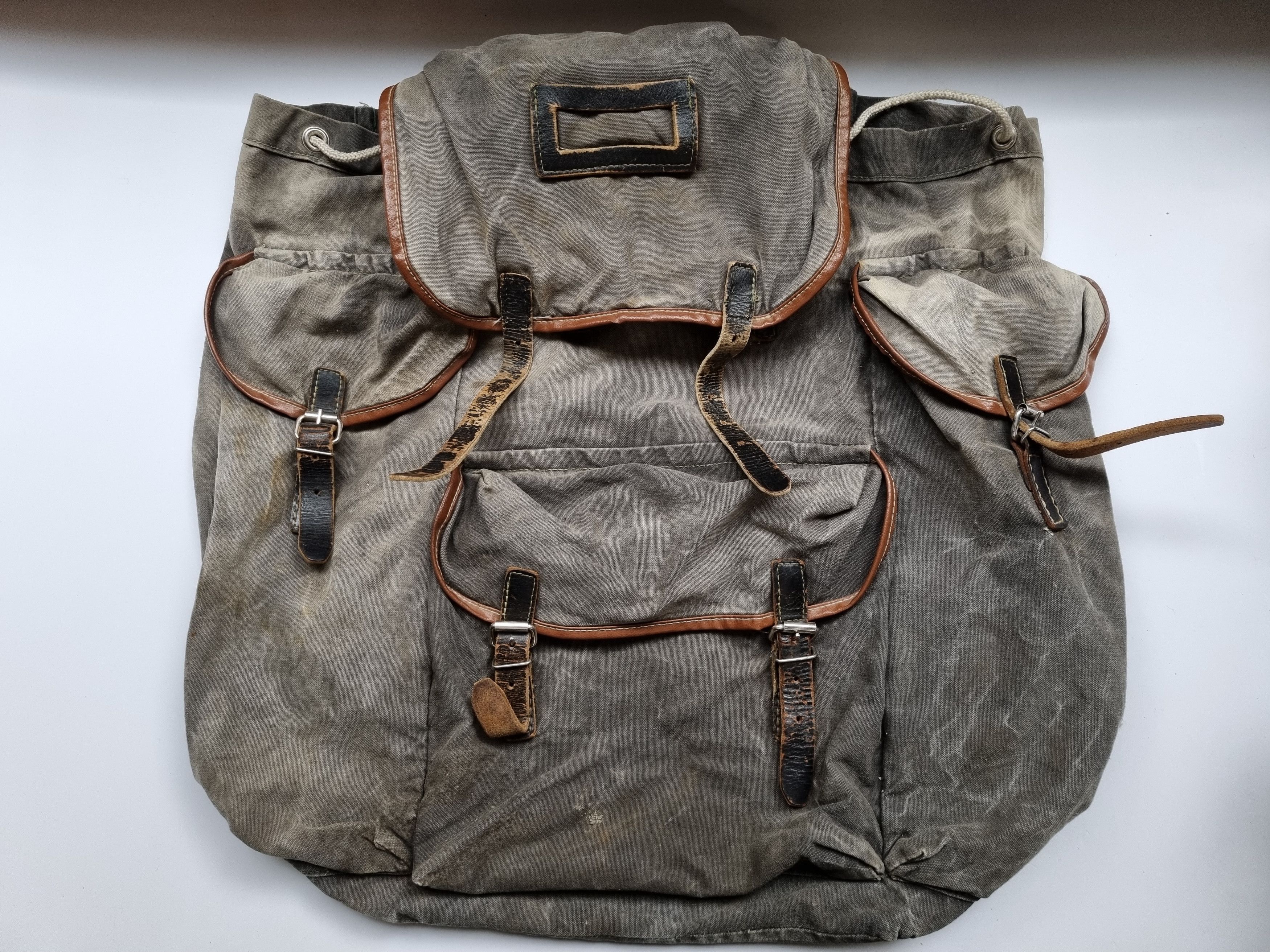 Japanese Brand 50s Vintage Sun Faded Thrashed Backpack Amazing Fade Size ONE SIZE - 16 Thumbnail