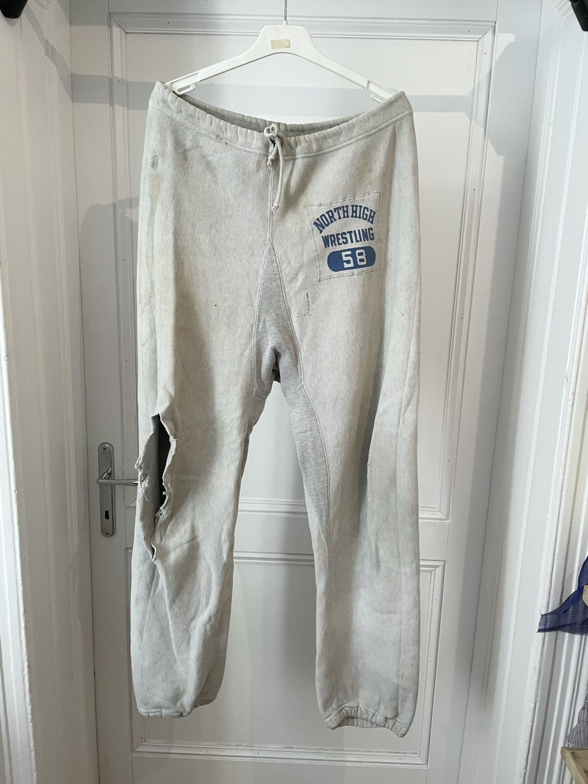 Champion Vintage Thrashed 70s Wrestling Sweatpants Distressed Size US 32 / EU 48 - 1 Thumbnail