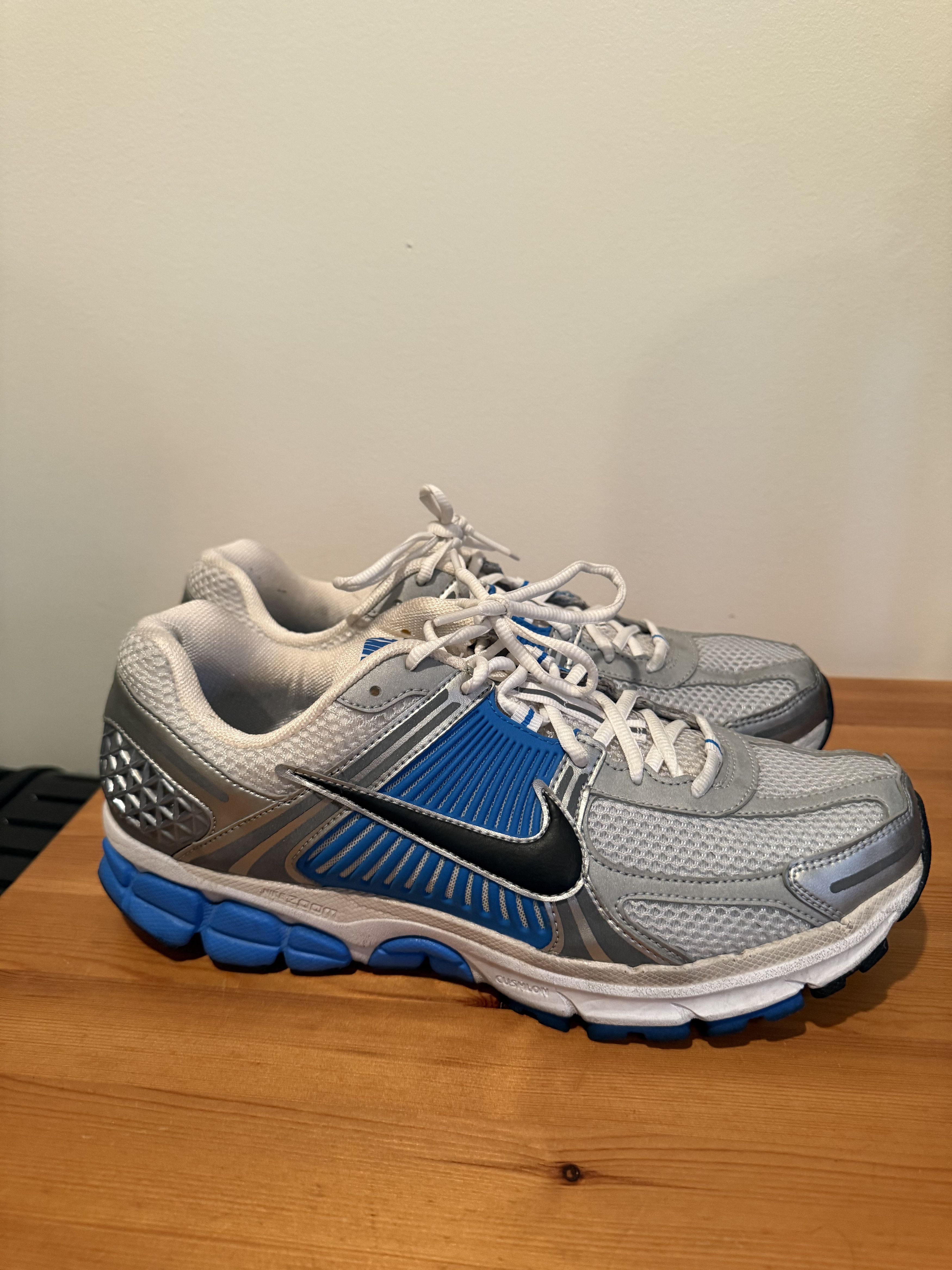 Nike Nike Vomero Zoom 5 Running Shoes Blue/Grey Size US 11.5 / EU 44-45 - 1 Thumbnail