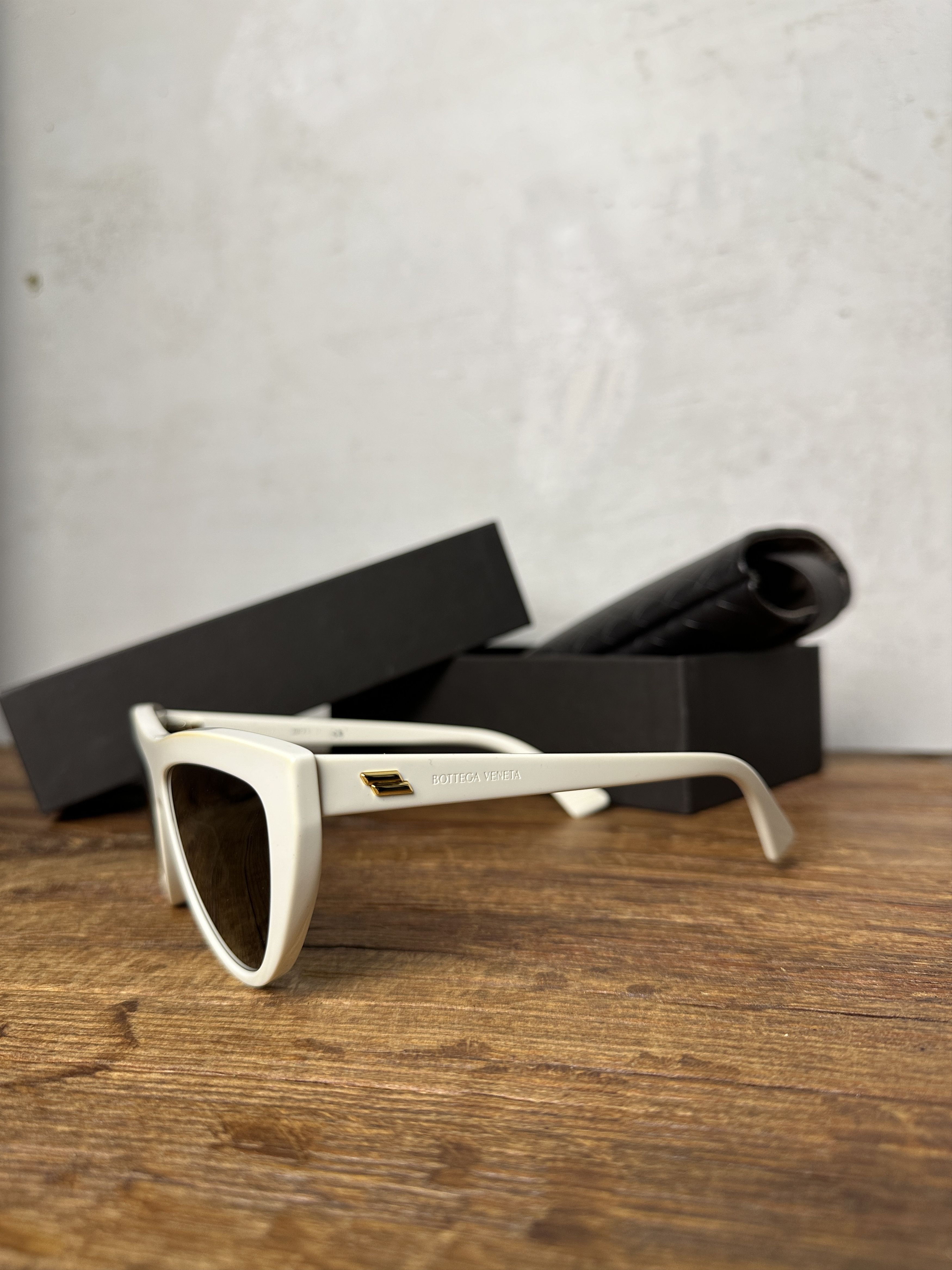 Bottega Veneta Bottega Veneta New Classic White Sunglasses Size ONE SIZE - 4 Thumbnail
