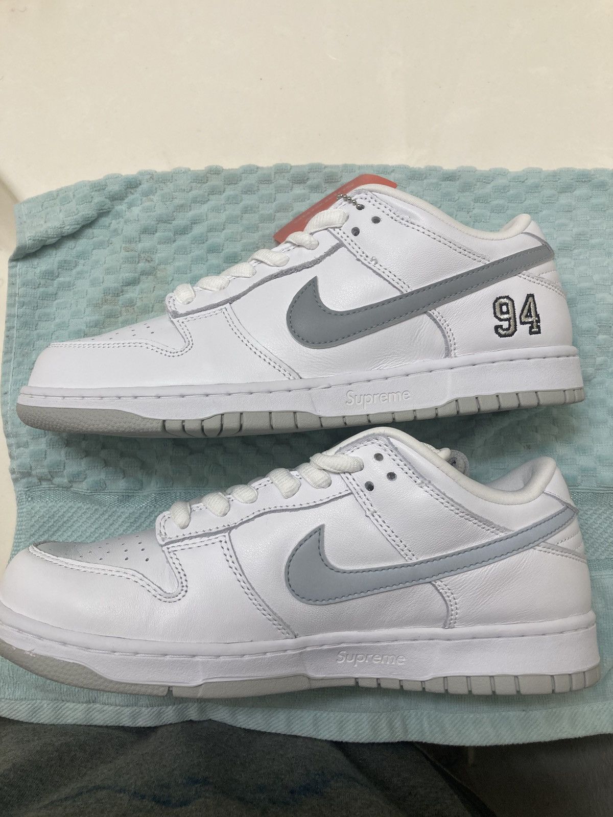 Nike × Supreme Supreme nike sb dunks Size US 9 / EU 42 - 7 Thumbnail