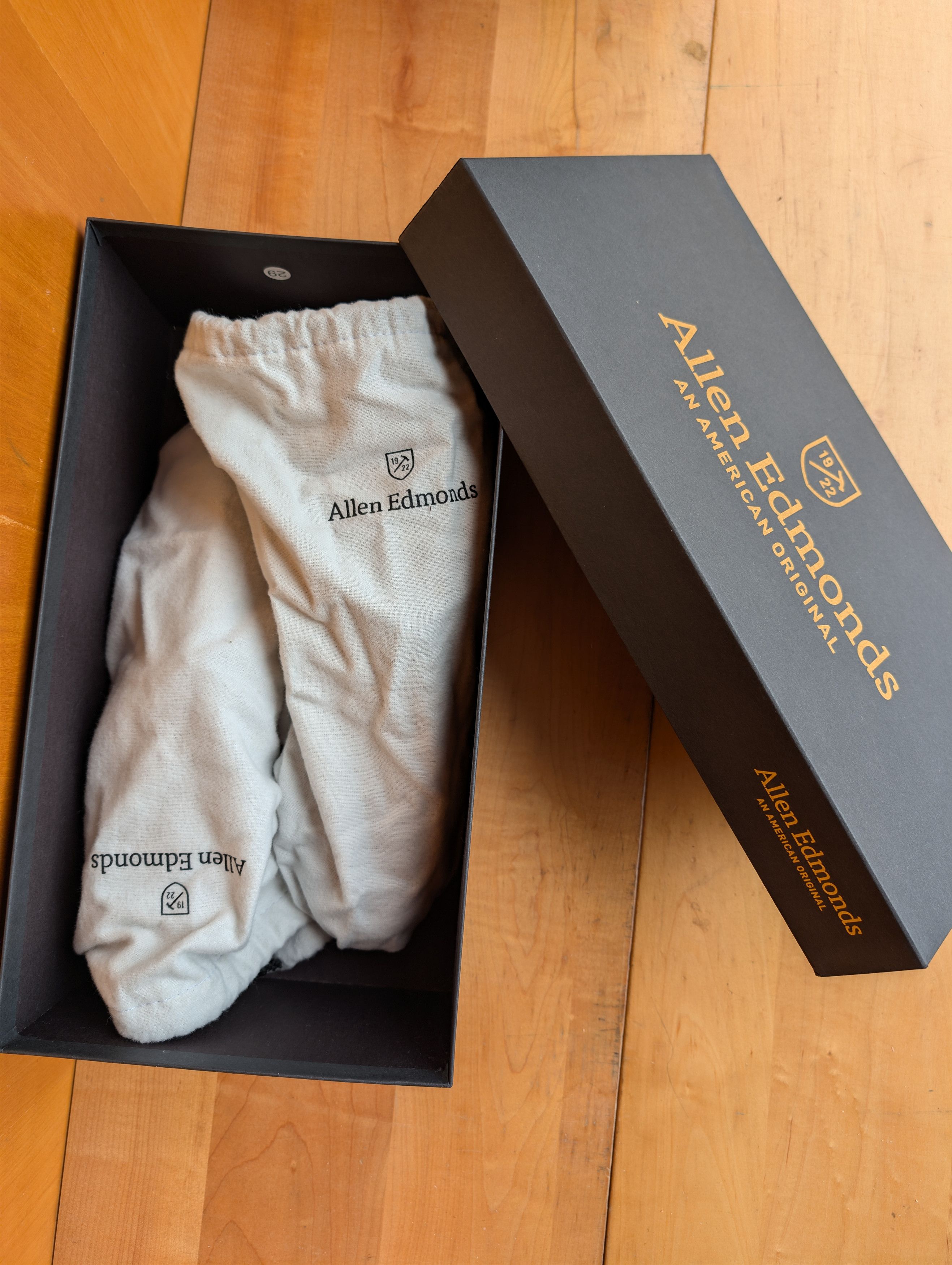 Allen Edmonds Allen Edmonds Strand Size US 7.5 / EU 40-41 - 3 Thumbnail