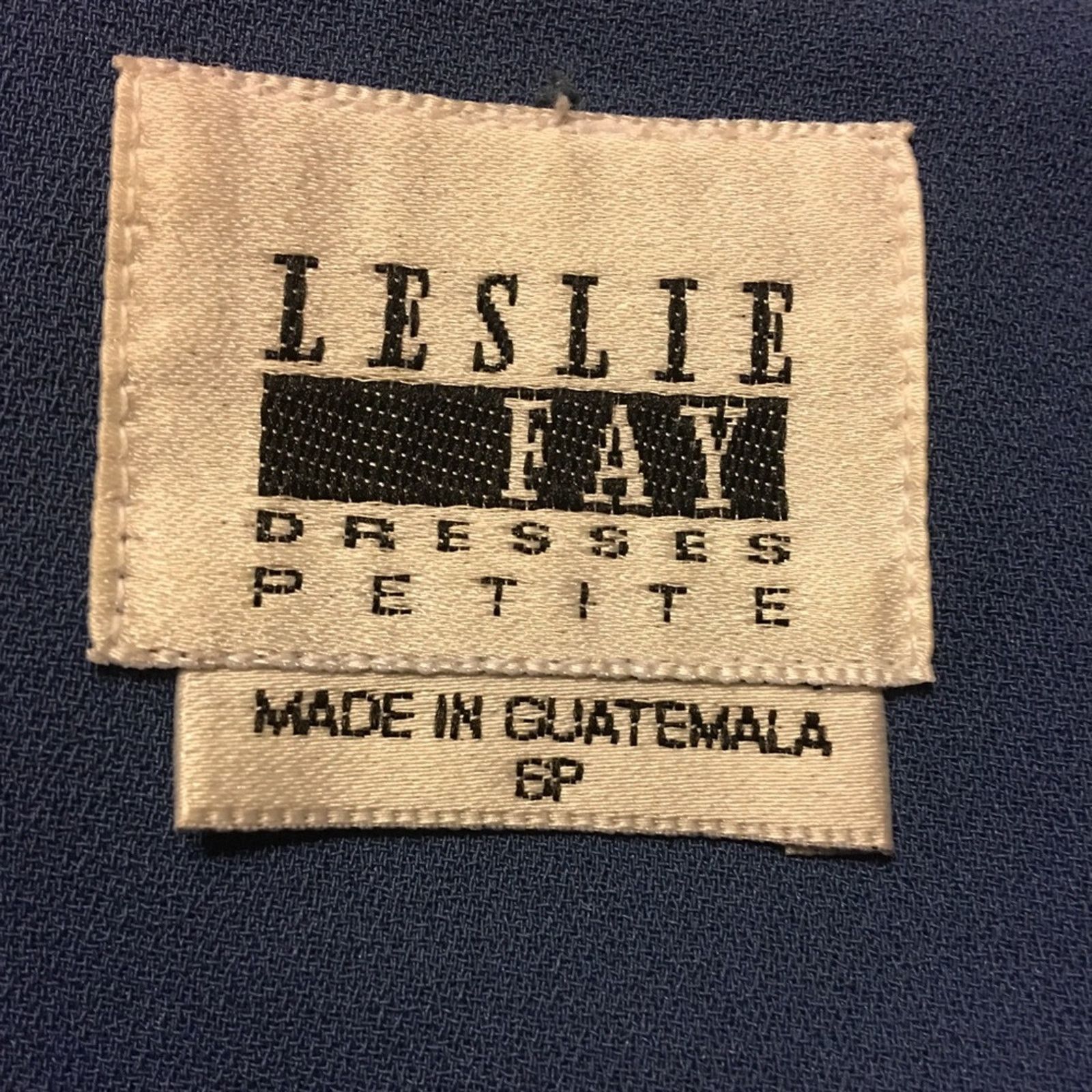 Vintage Vintage Leslie Fay slate blue skirt set with scarf Size M / US 6-8 / IT 42-44 - 8 Thumbnail