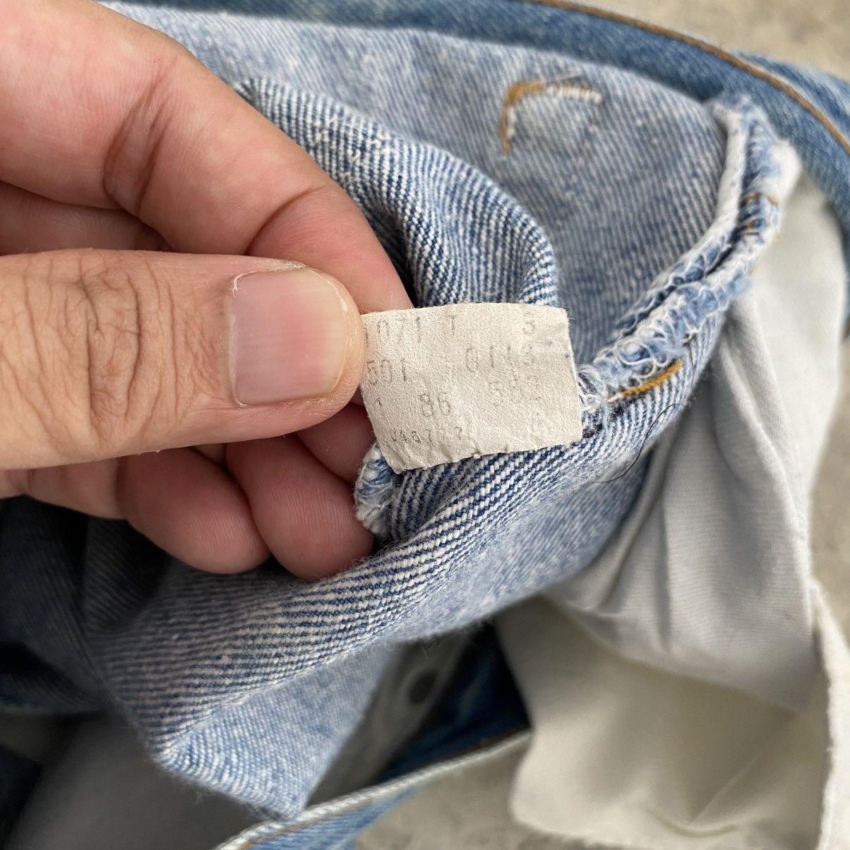 Levi's Vintage 80’s Levis 501 Faded Stonewashed Blue Jeans Size US 30 / EU 46 - 14 Thumbnail