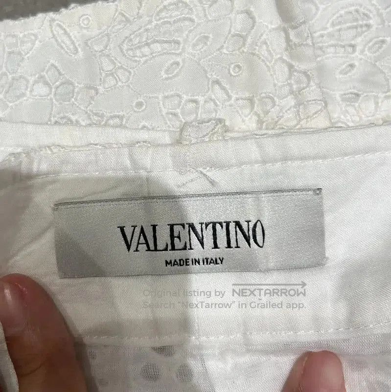 Valentino Valentino White Embroidered Cotton Skirt . Size 28" / US 6 / IT 42 - 3 Thumbnail