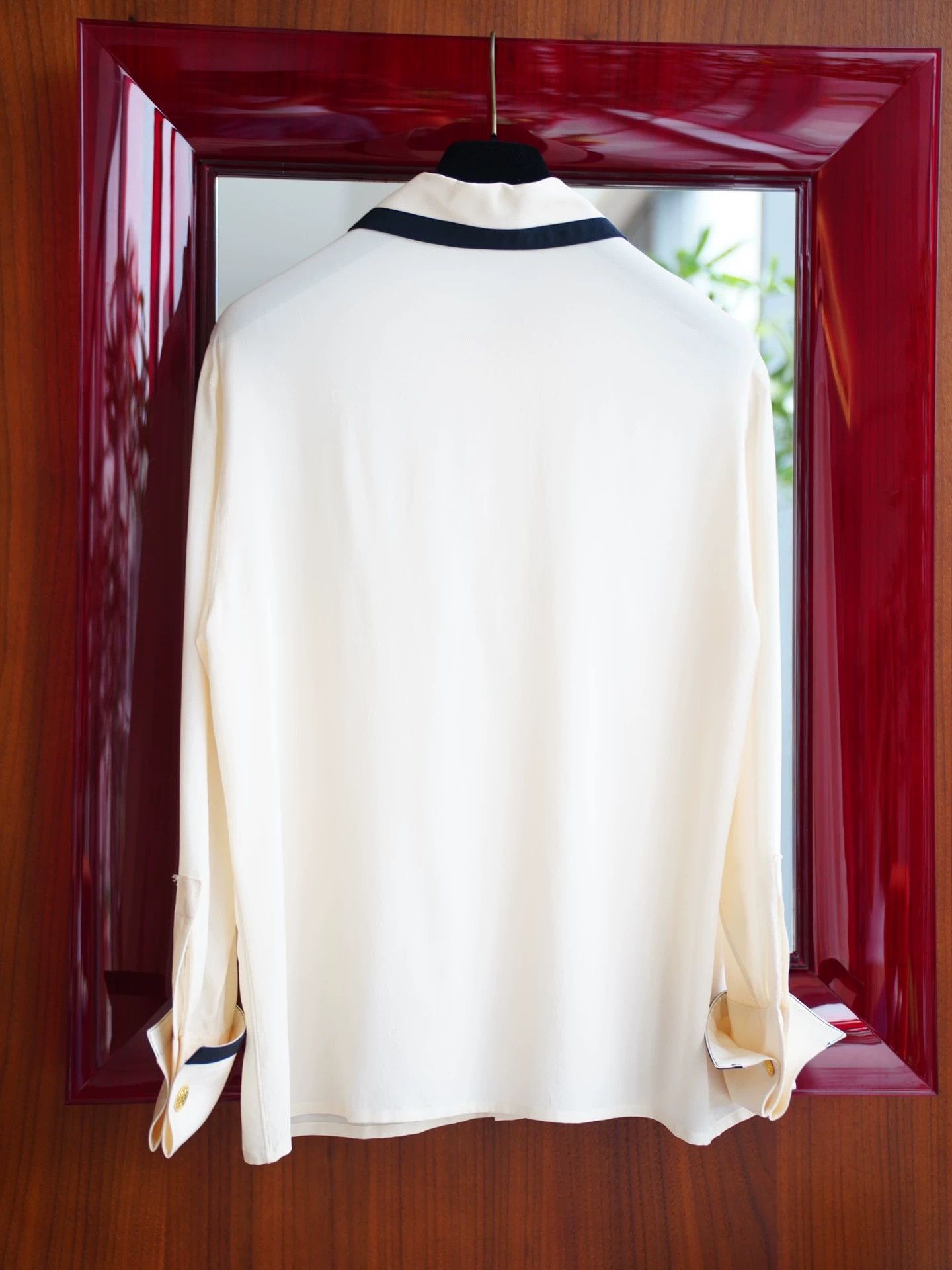 Chanel Chanel Vintage Silk Cream Preppy Shirt with Removable Gold Cufflinks Size S / US 4 / IT 40 - 3 Thumbnail