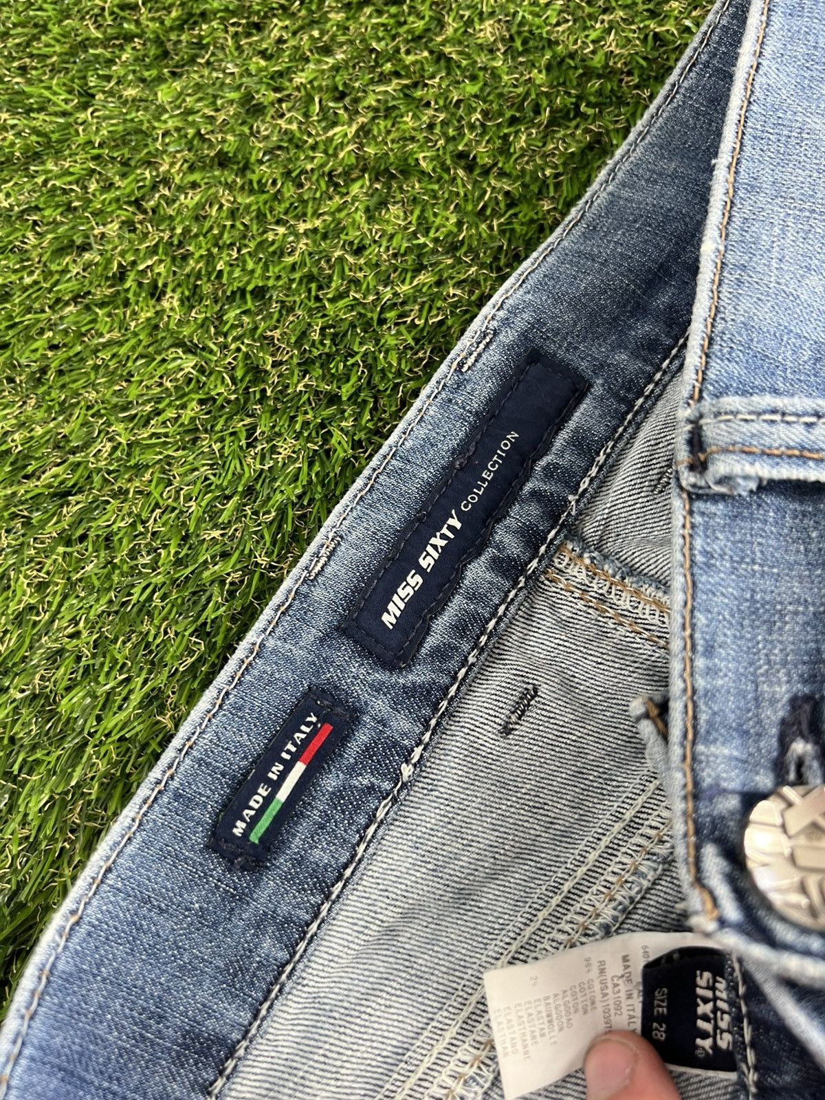 Japanese Brand Vintage Miss Sixty Jeans Flared Distressed 00s Low Rice Size 28" / US 6 / IT 42 - 6 Thumbnail